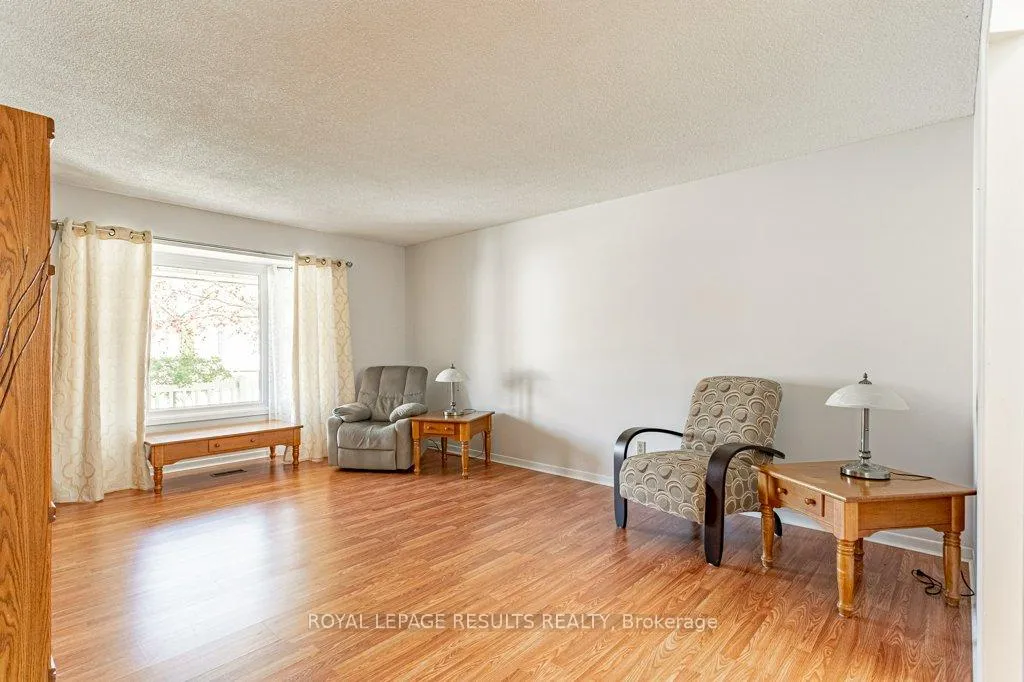 Photo 9 of 62 Edwin Crescent, Tillsonburg — HOMEH