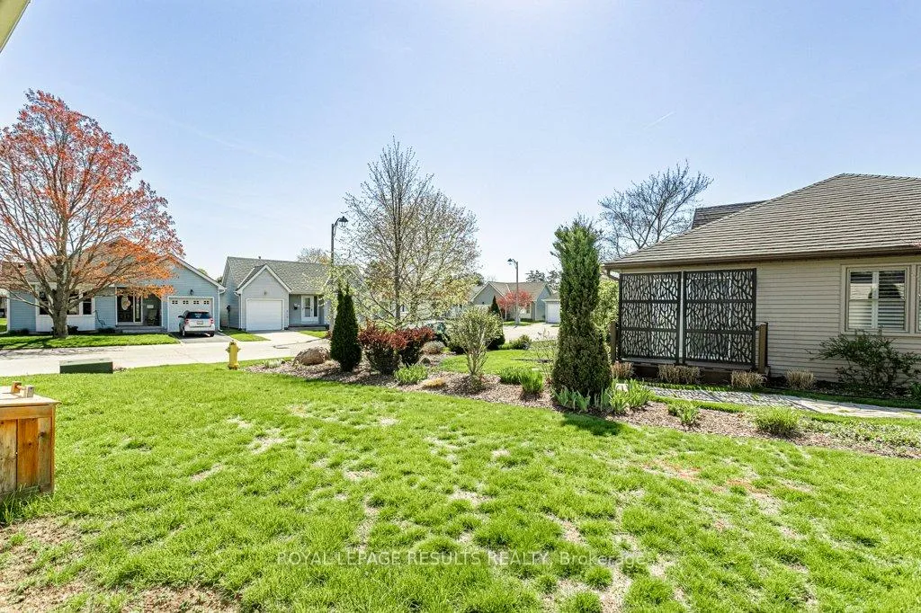 Photo 35 of 62 Edwin Crescent, Tillsonburg — HOMEH