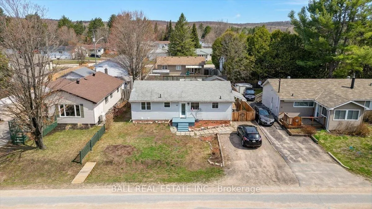 Photo 2 of 32 Hemlock Street, Highlands East, Bicroft Ward — HOMEH