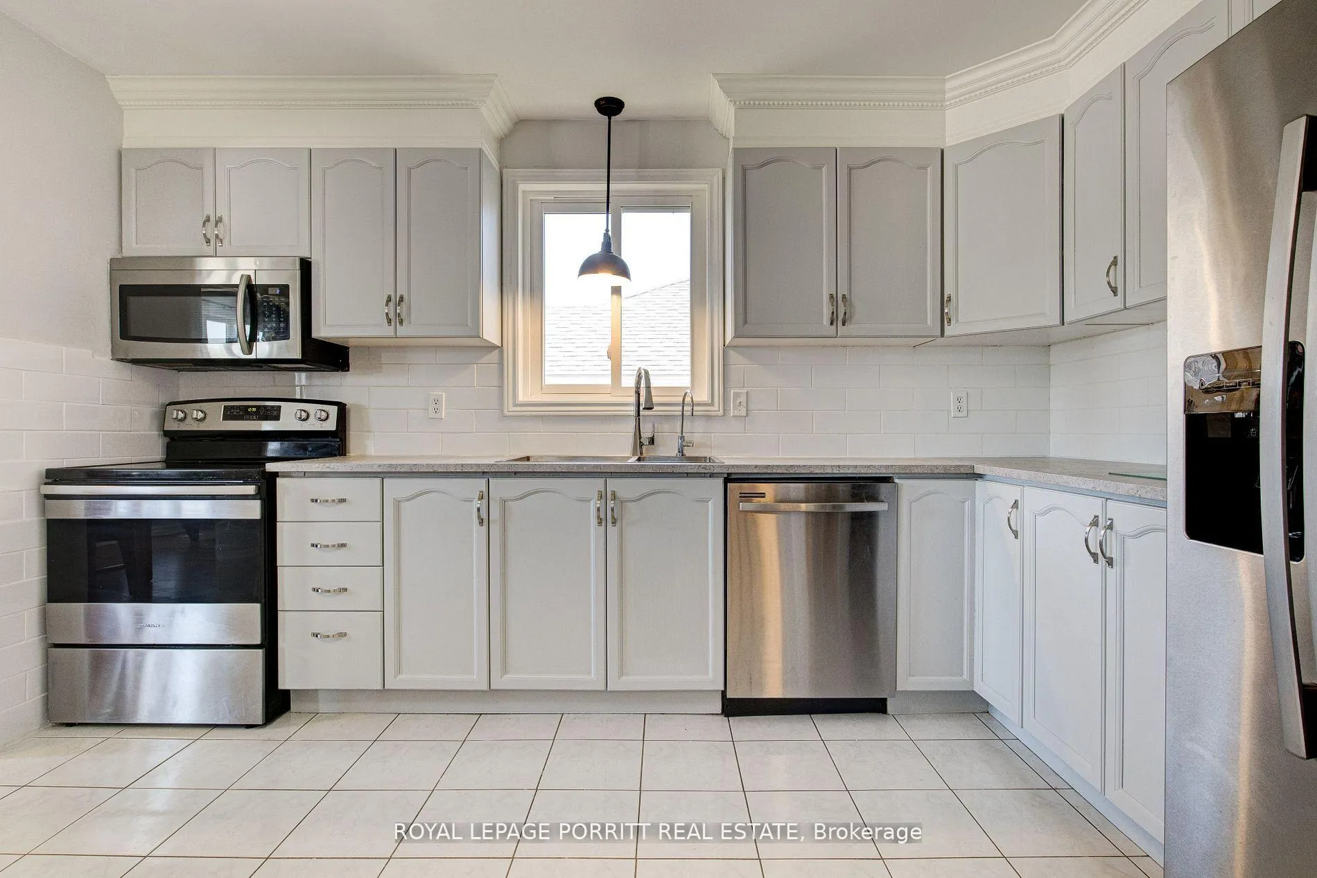 Photo 6 of 55 Windsor Drive, Brant, South Dumfries — HOMEH