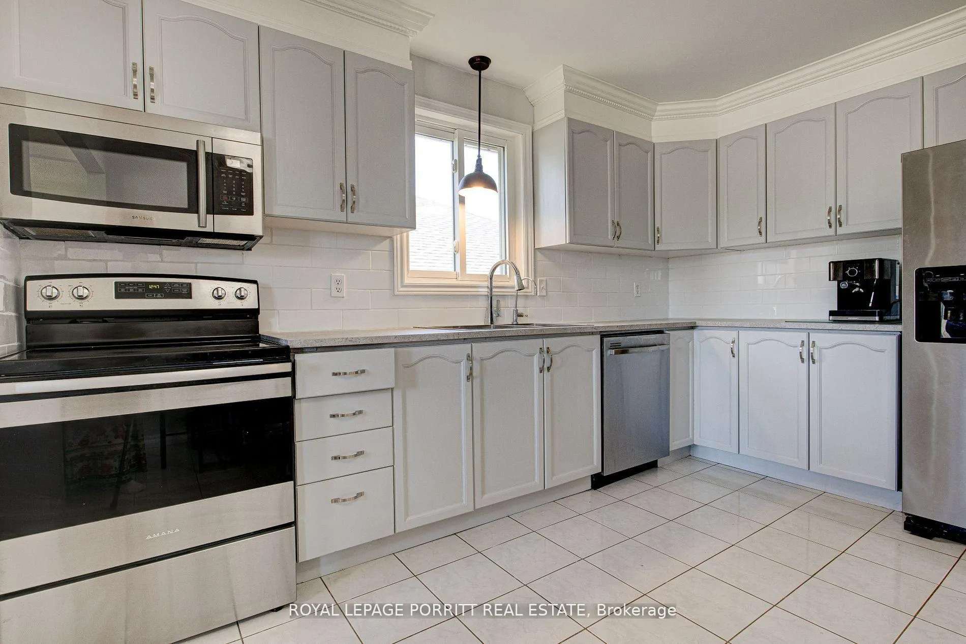 Photo 7 of 55 Windsor Drive, Brant, South Dumfries — HOMEH