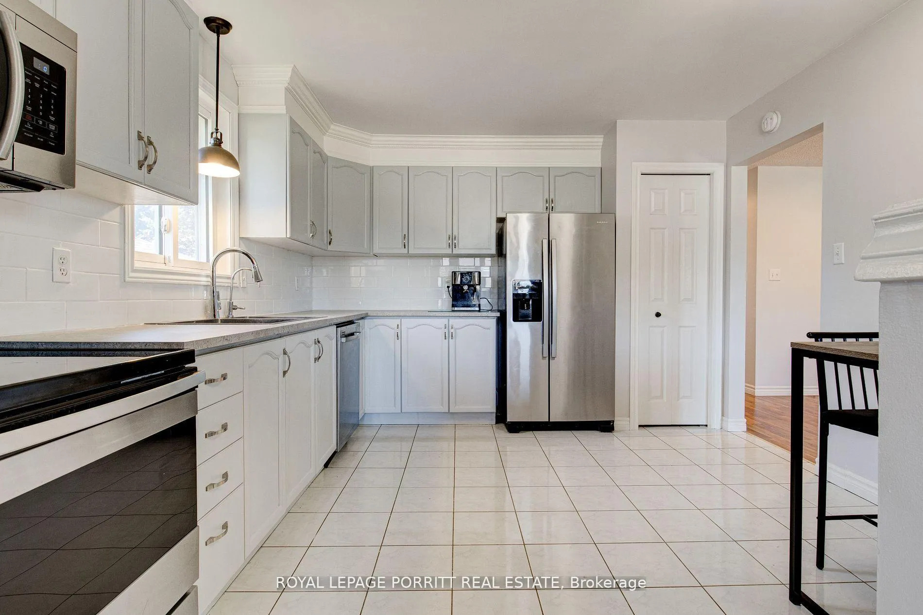 Photo 8 of 55 Windsor Drive, Brant, South Dumfries — HOMEH