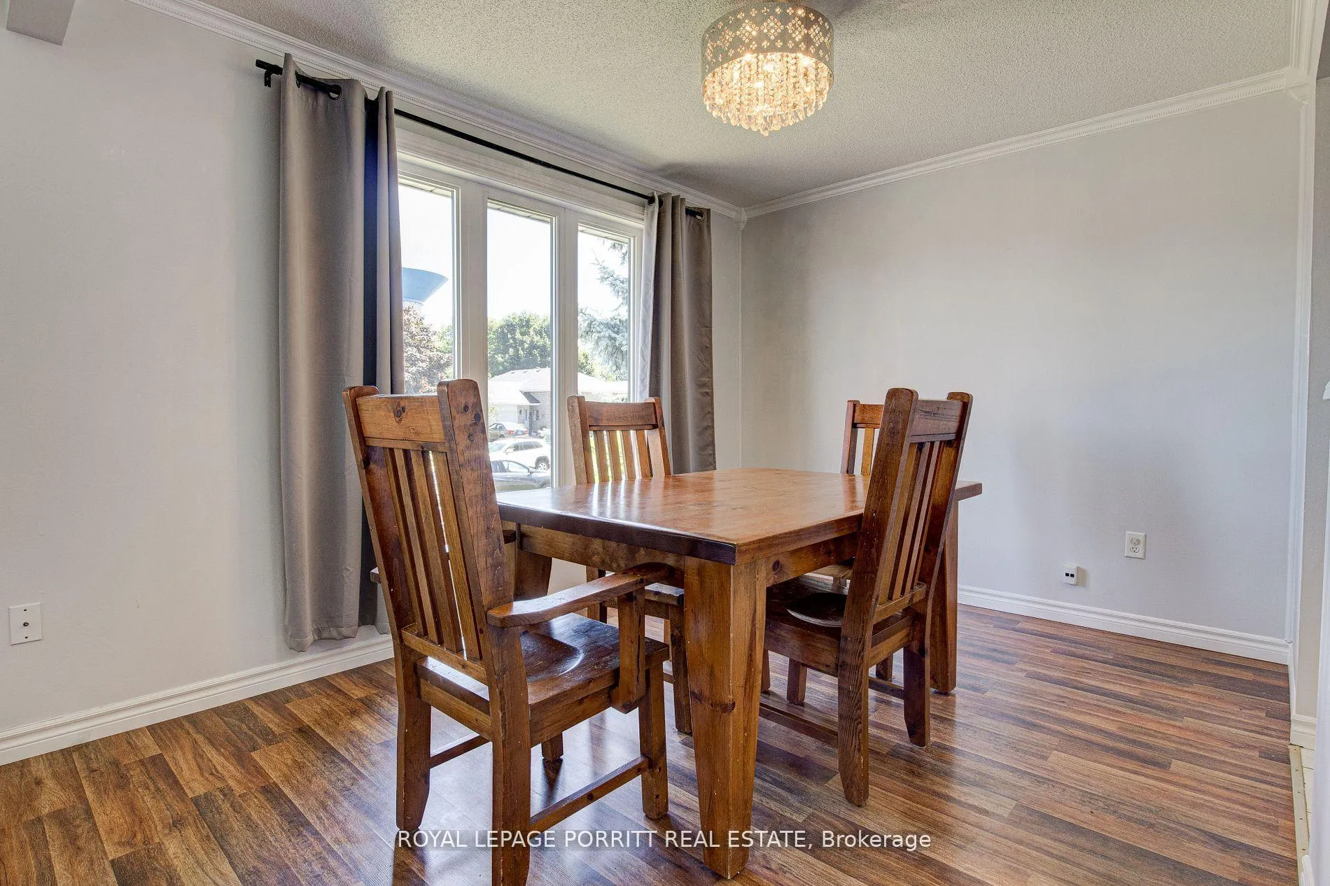 Photo 11 of 55 Windsor Drive, Brant, South Dumfries — HOMEH