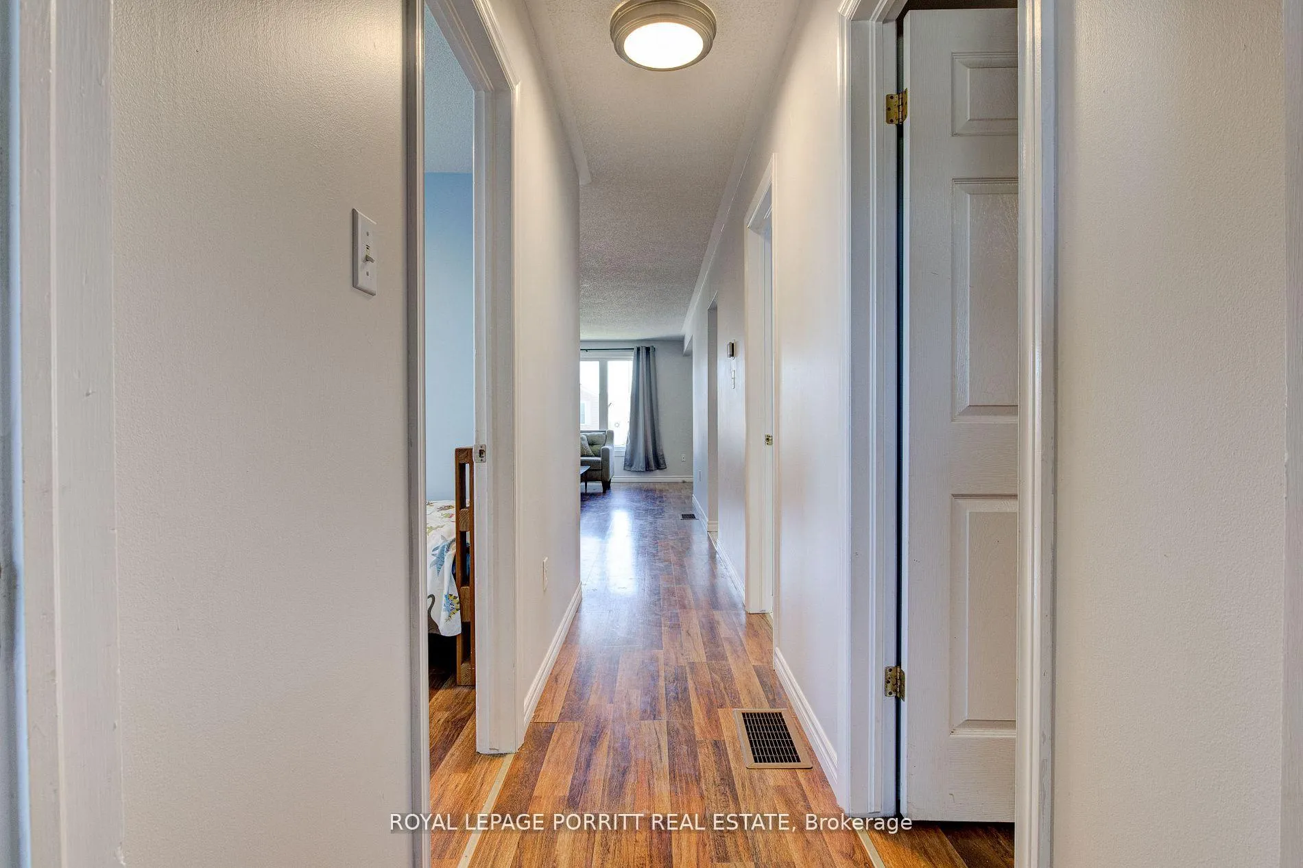 Photo 17 of 55 Windsor Drive, Brant, South Dumfries — HOMEH