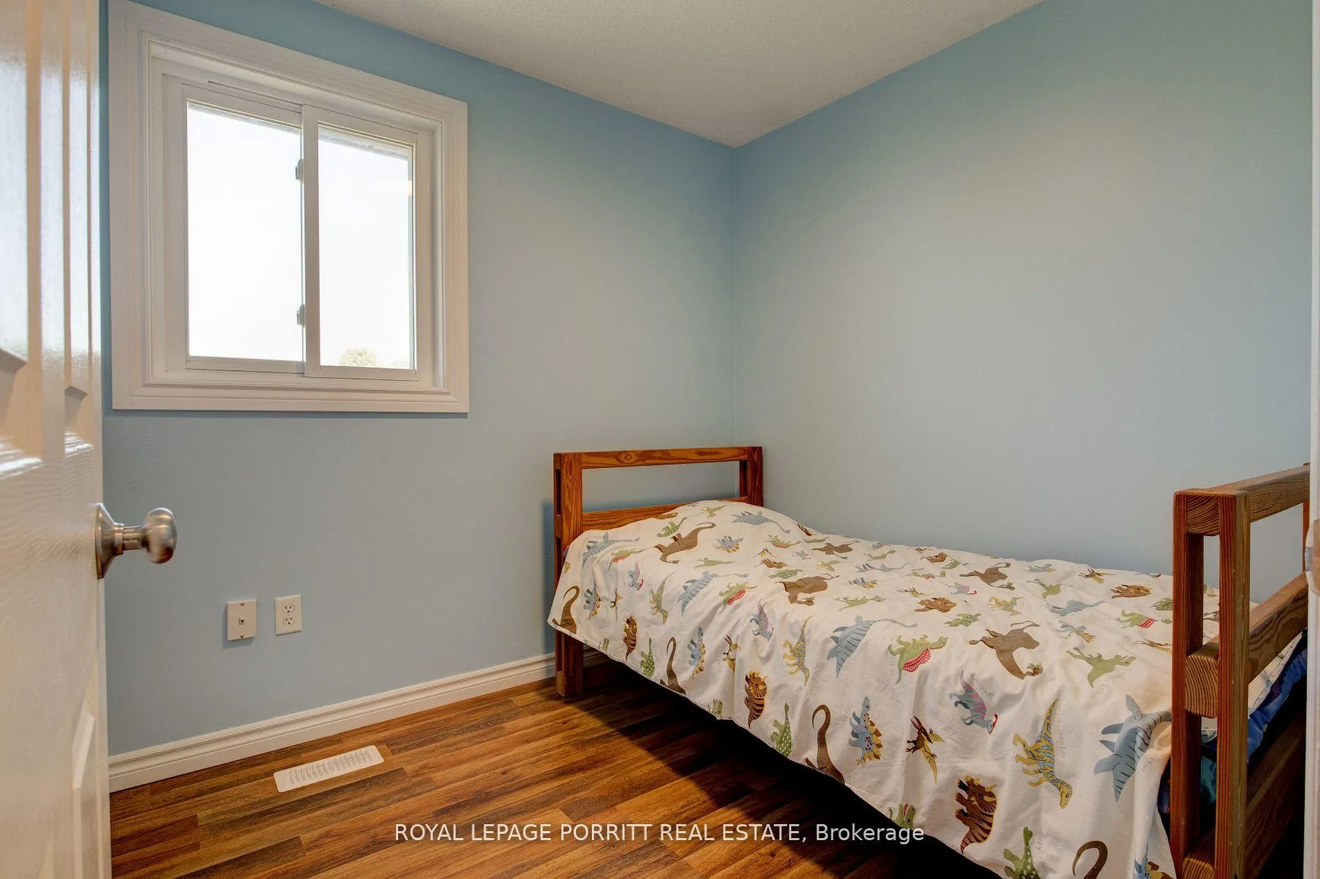 Photo 19 of 55 Windsor Drive, Brant, South Dumfries — HOMEH