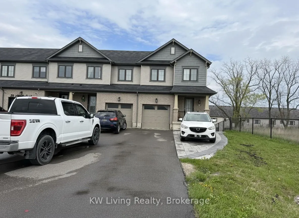 Photo 1 of Unit Upper, 17 Allcroft Court, Hamilton, Stoney Creek Mountain — HOMEH