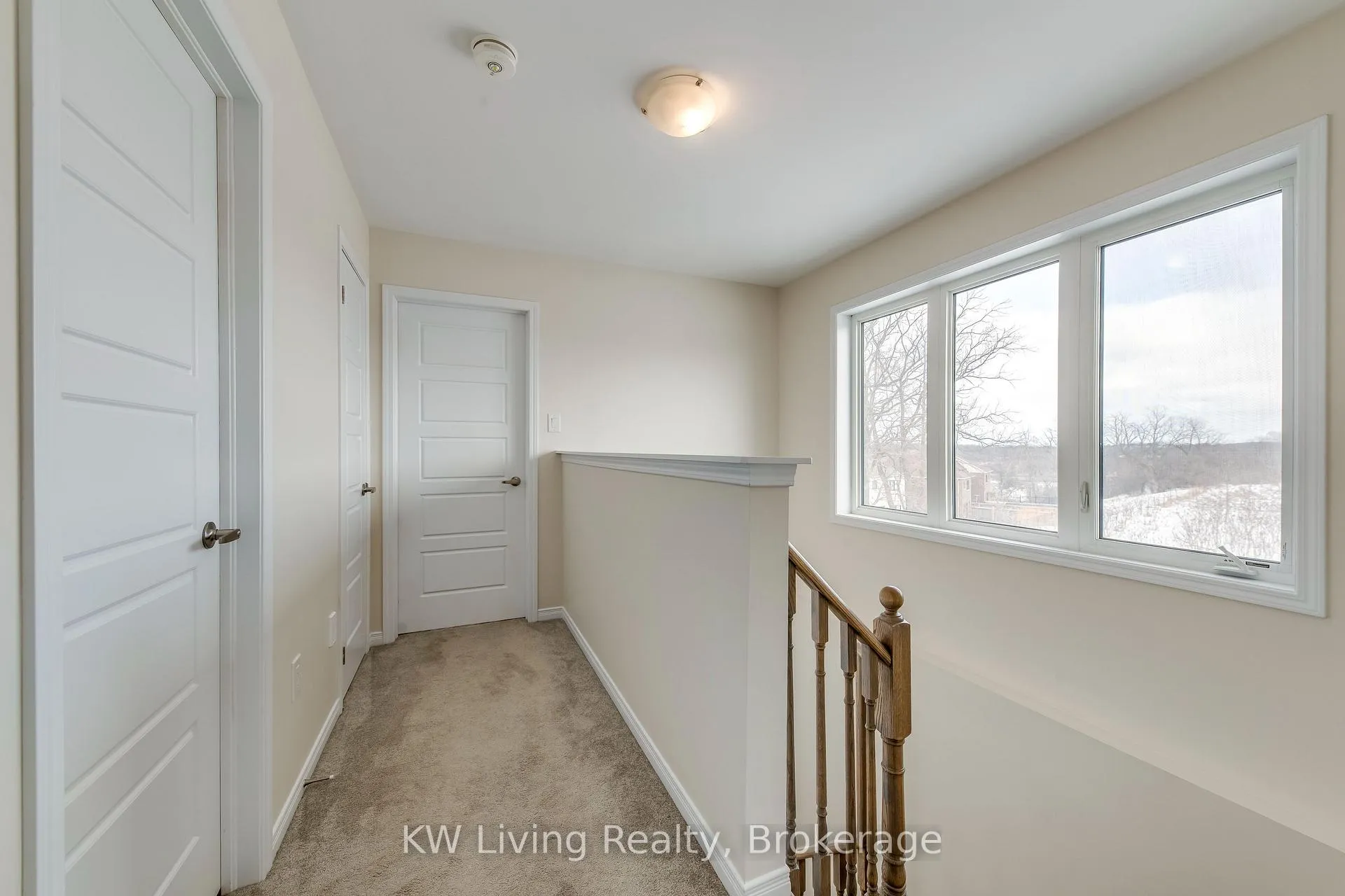 Photo 13 of Unit Upper, 17 Allcroft Court, Hamilton, Stoney Creek Mountain — HOMEH