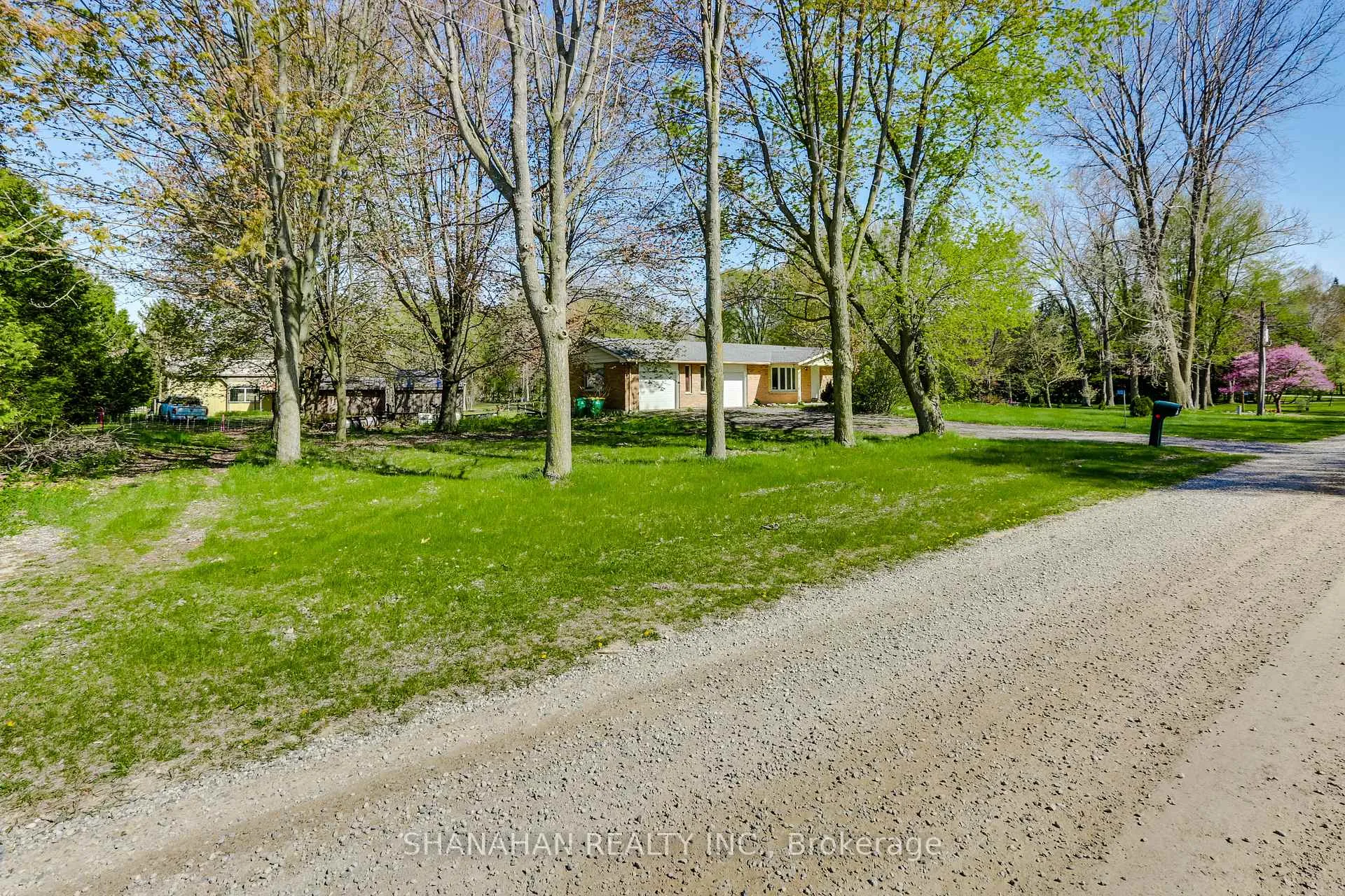 Photo 3 of 612 Trillium Drive, Southwest Middlesex, Rural Southwest Middlesex — HOMEH