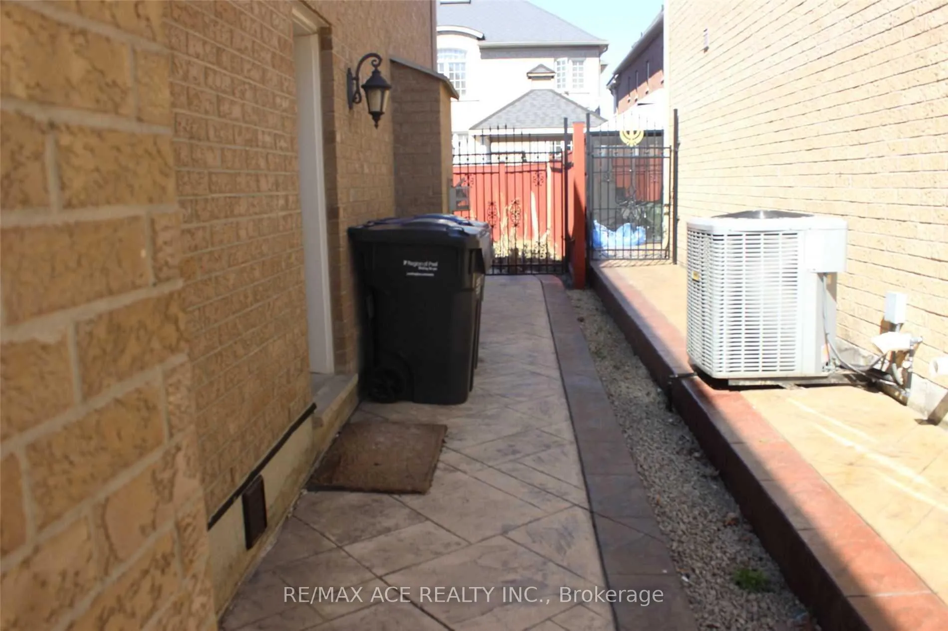 Photo 3 of Unit Bsmt, 2 Adastra Place, Brampton, Bram East — HOMEH