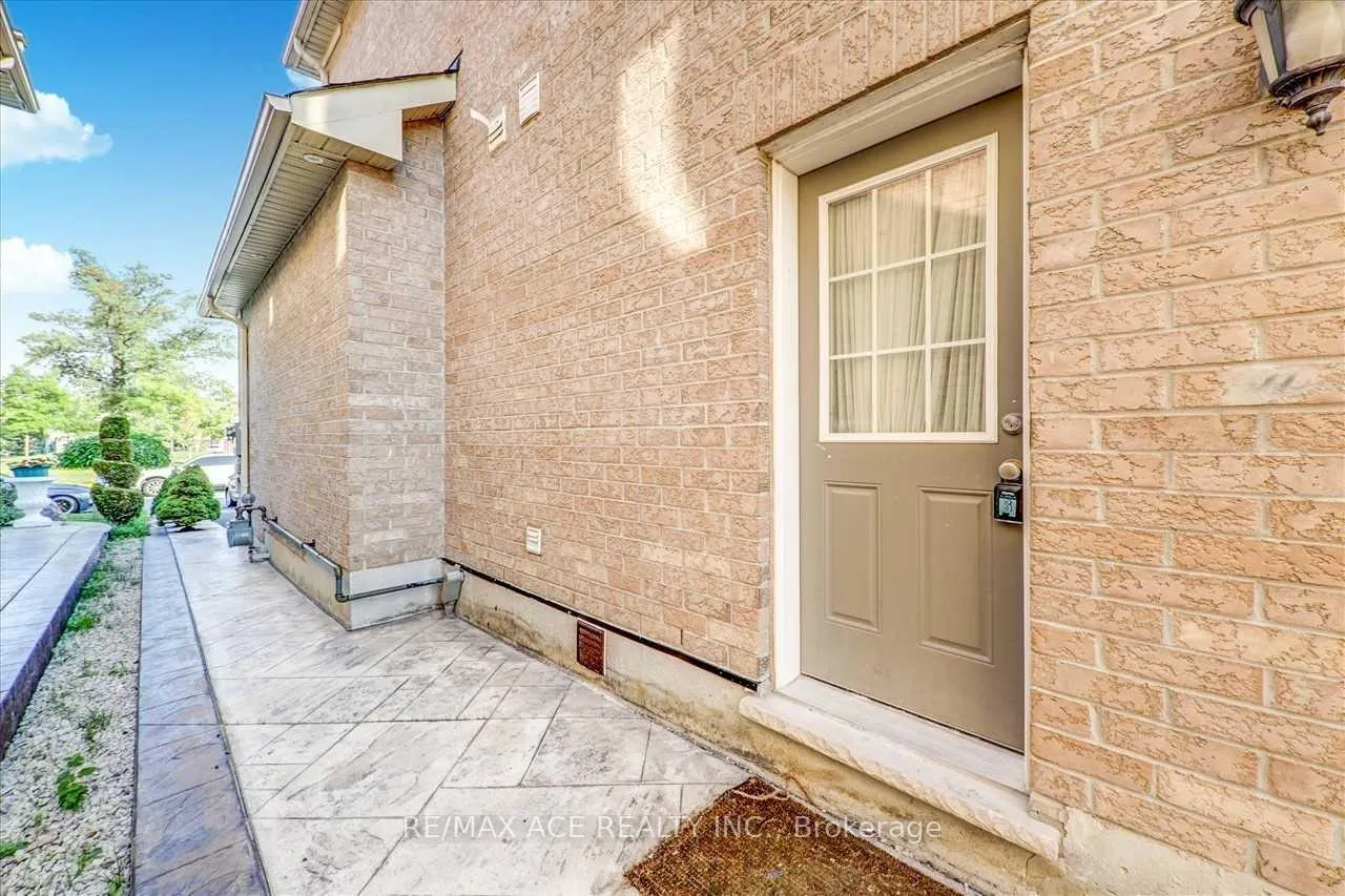 Photo 4 of Unit Bsmt, 2 Adastra Place, Brampton, Bram East — HOMEH