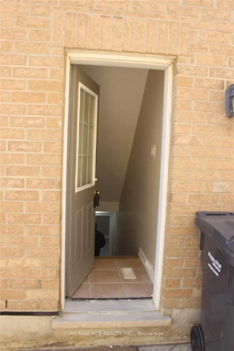Photo 5 of Unit Bsmt, 2 Adastra Place, Brampton, Bram East — HOMEH