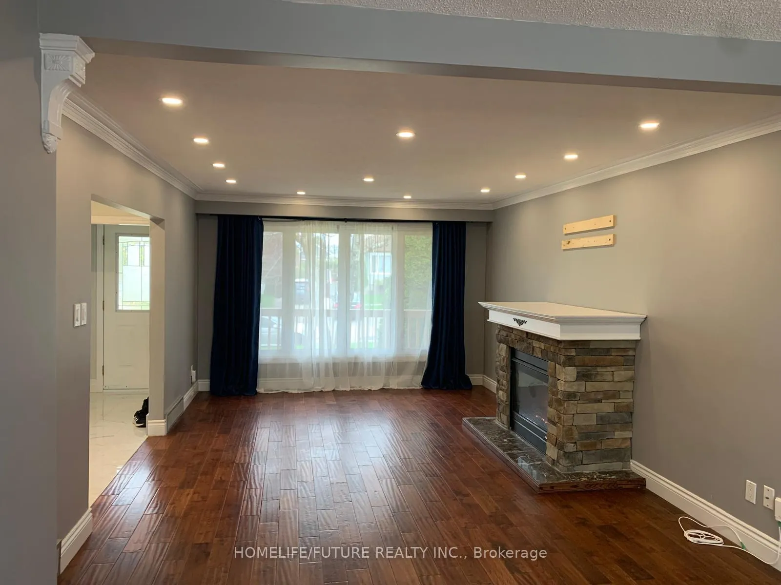 Photo 3 of 316 Walmer Road, Oshawa, McLaughlin — HOMEH