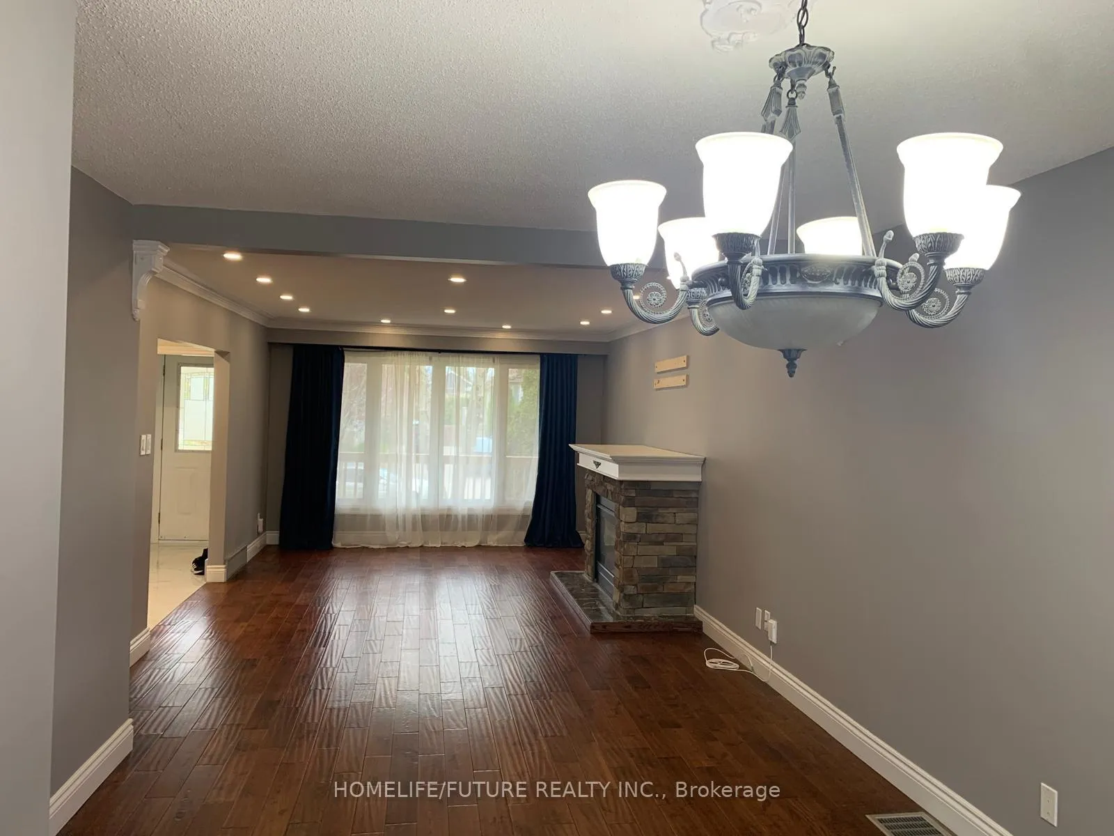 Photo 4 of 316 Walmer Road, Oshawa, McLaughlin — HOMEH