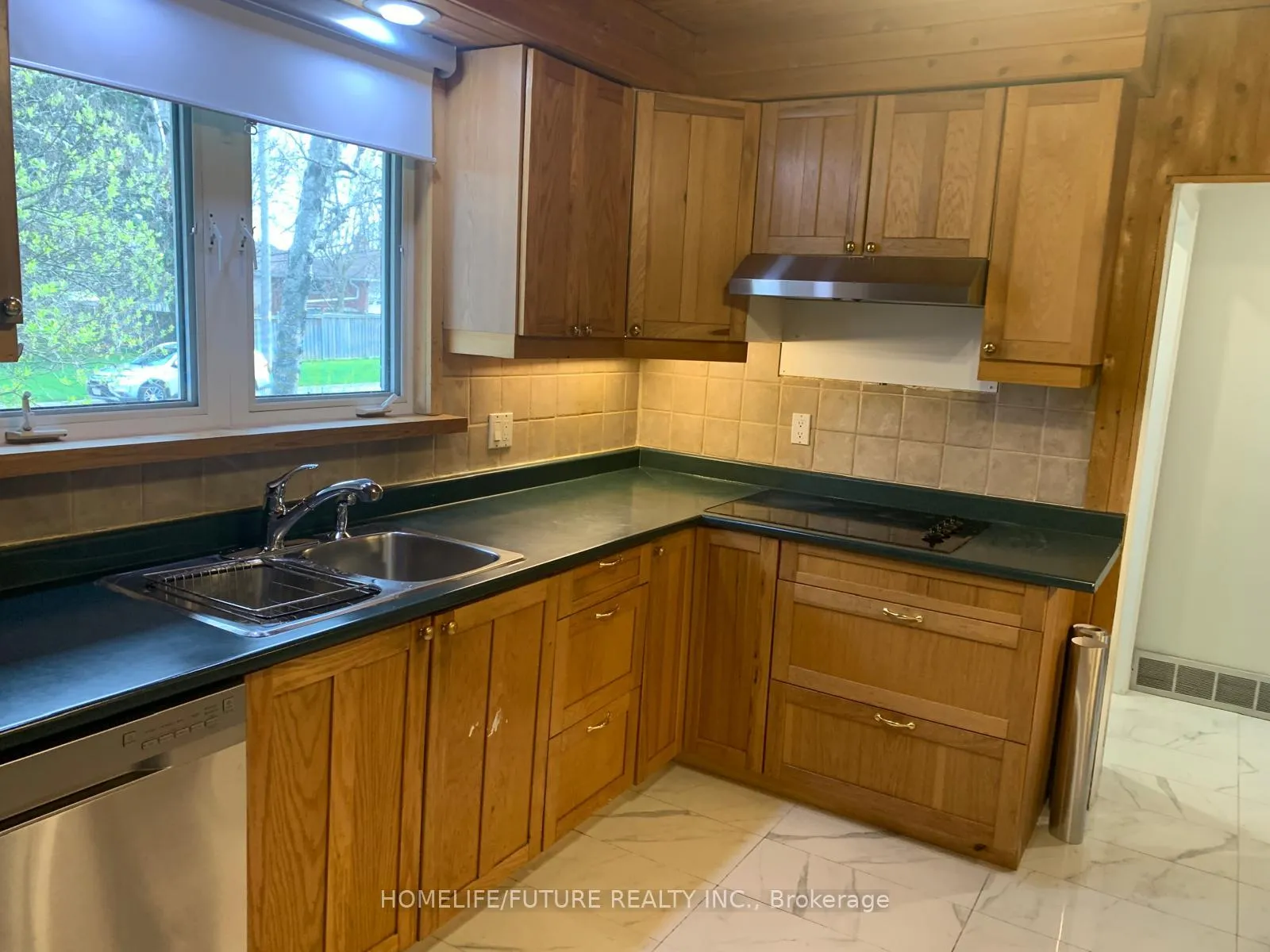Photo 11 of 316 Walmer Road, Oshawa, McLaughlin — HOMEH