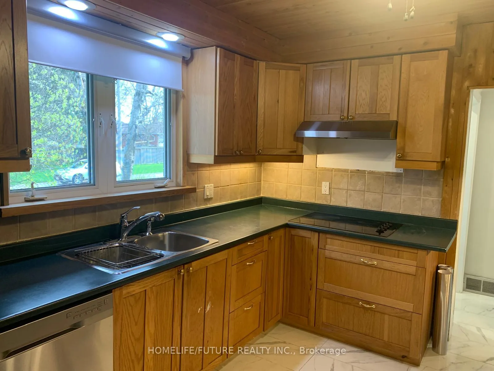 Photo 15 of 316 Walmer Road, Oshawa, McLaughlin — HOMEH
