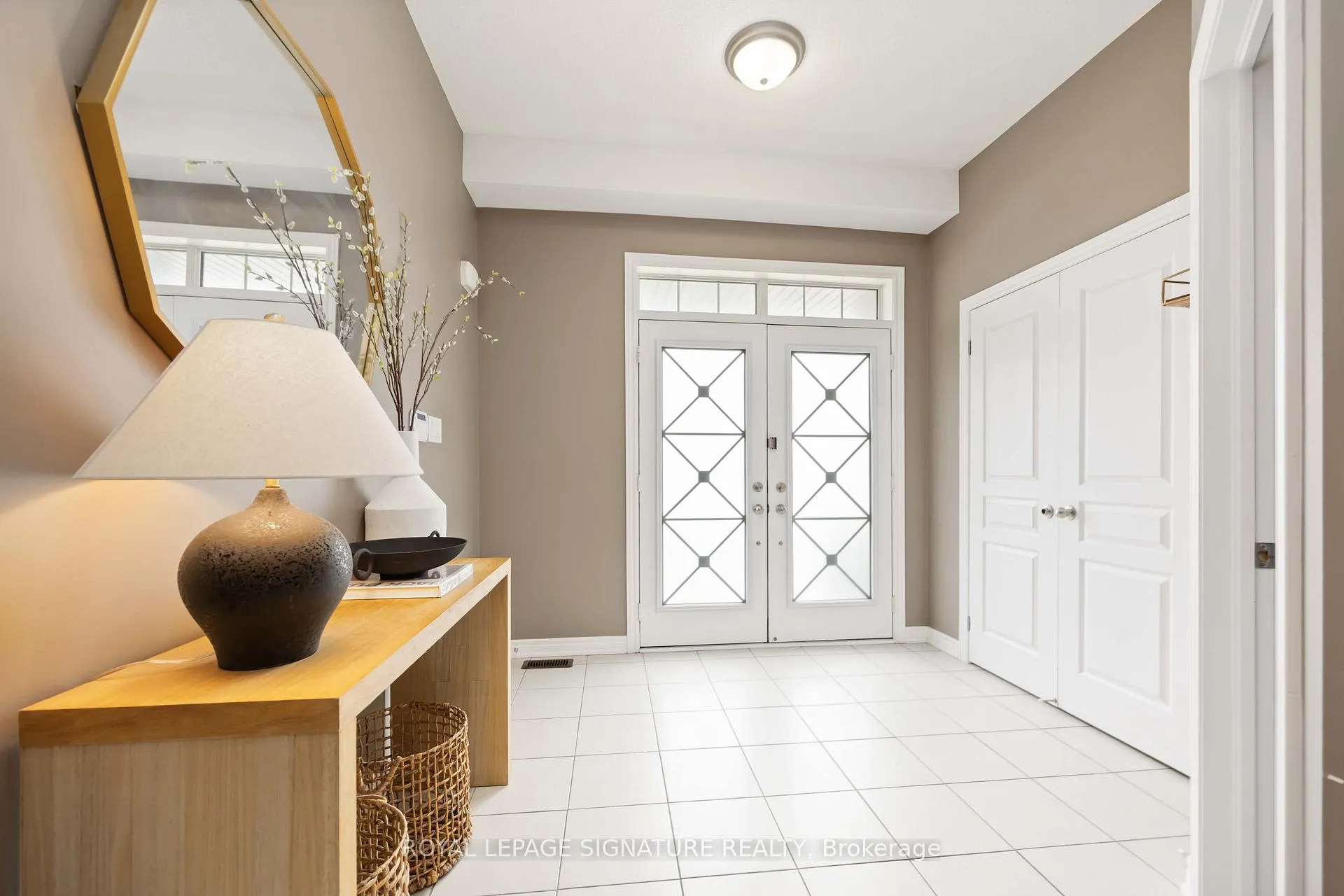 Photo 4 of 99 Card Lumber Crescent, Vaughan, Kleinburg — HOMEH