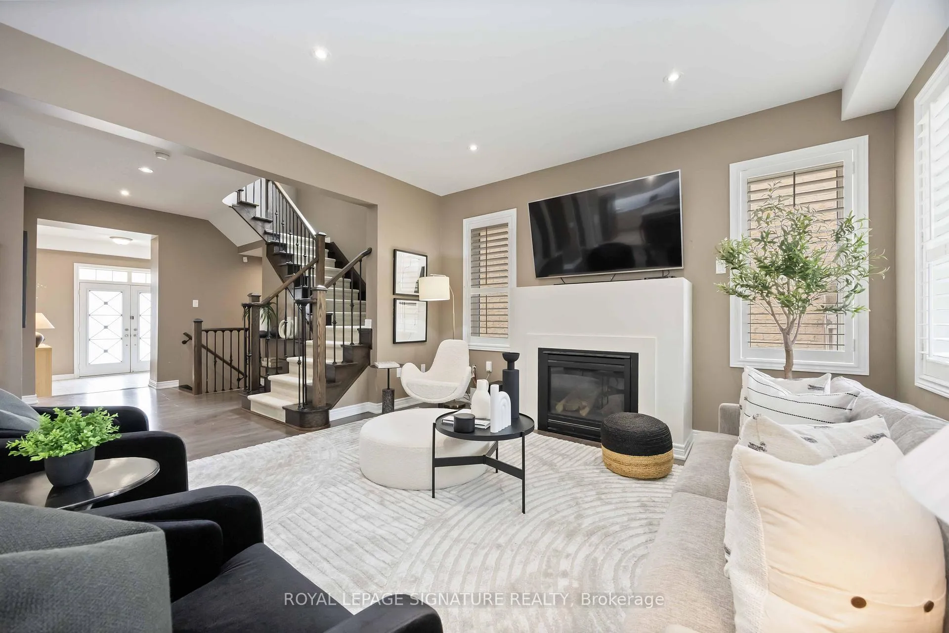 Photo 8 of 99 Card Lumber Crescent, Vaughan, Kleinburg — HOMEH