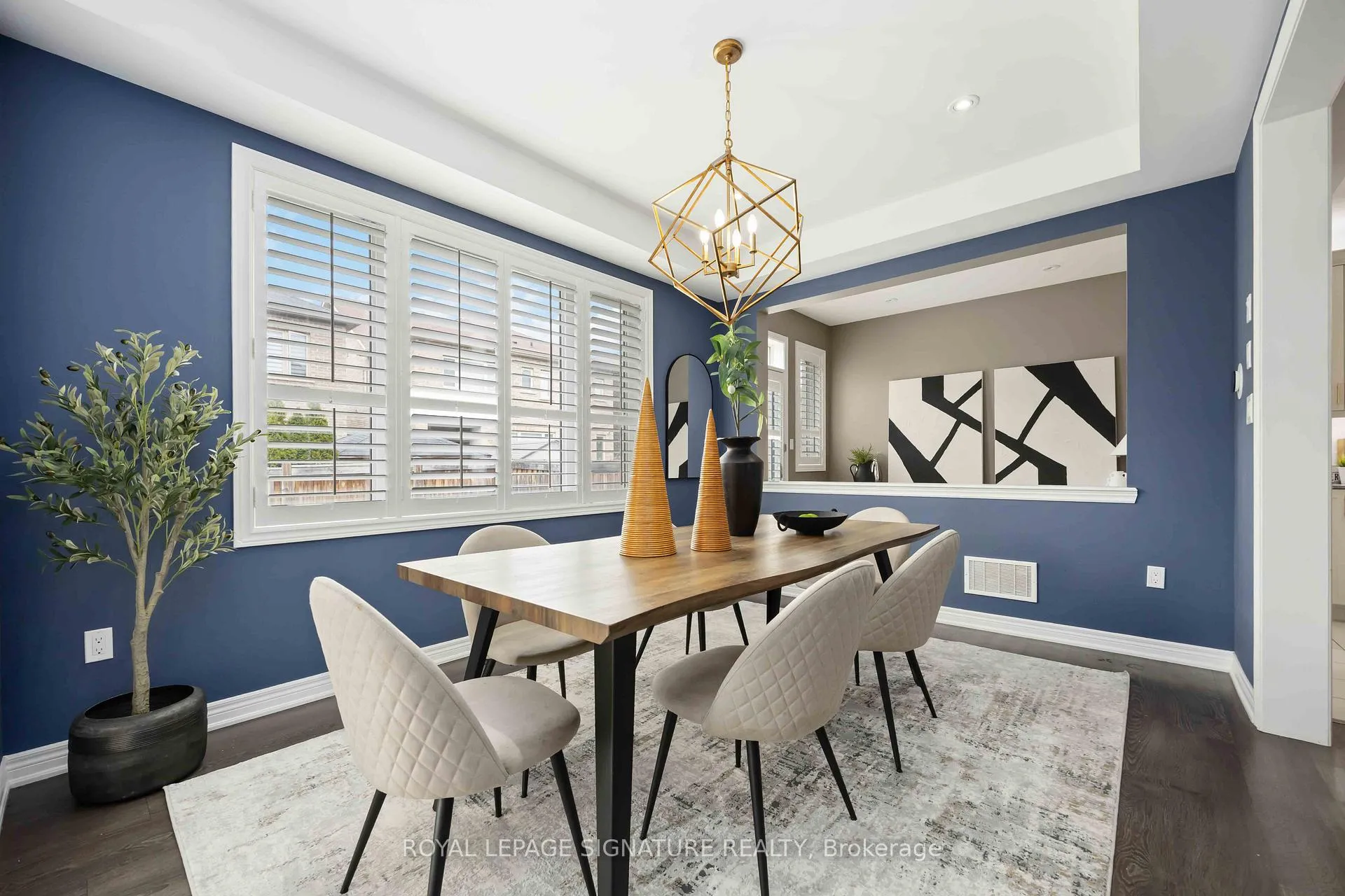 Photo 10 of 99 Card Lumber Crescent, Vaughan, Kleinburg — HOMEH