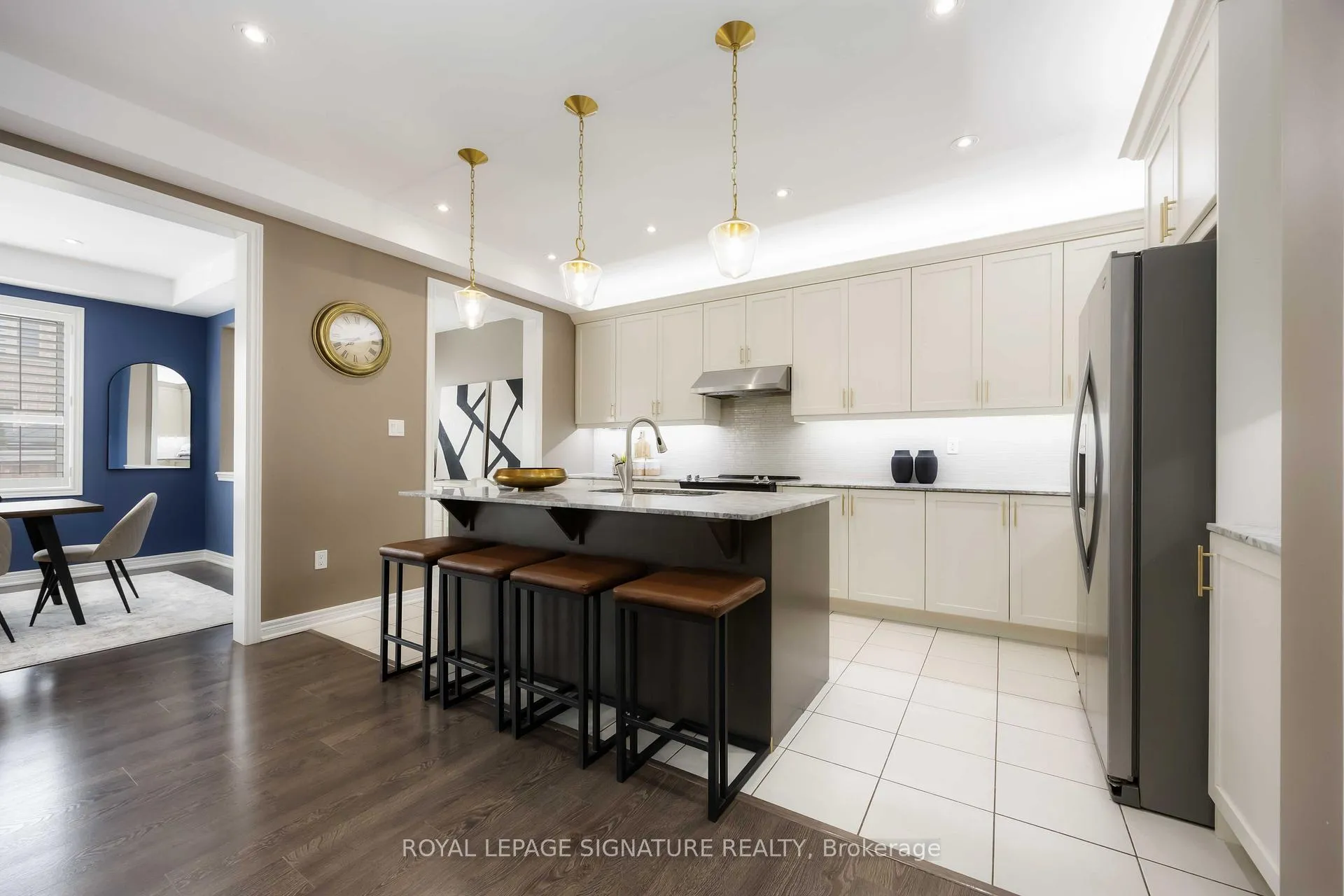 Photo 12 of 99 Card Lumber Crescent, Vaughan, Kleinburg — HOMEH