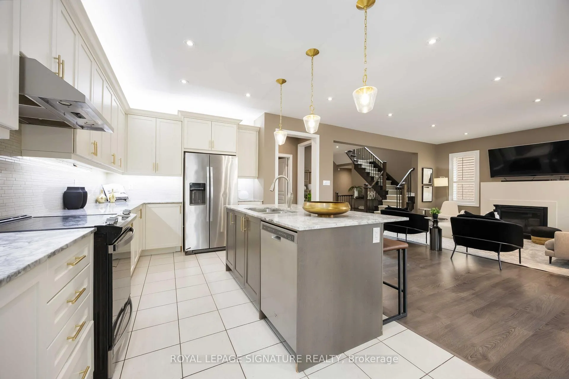 Photo 13 of 99 Card Lumber Crescent, Vaughan, Kleinburg — HOMEH