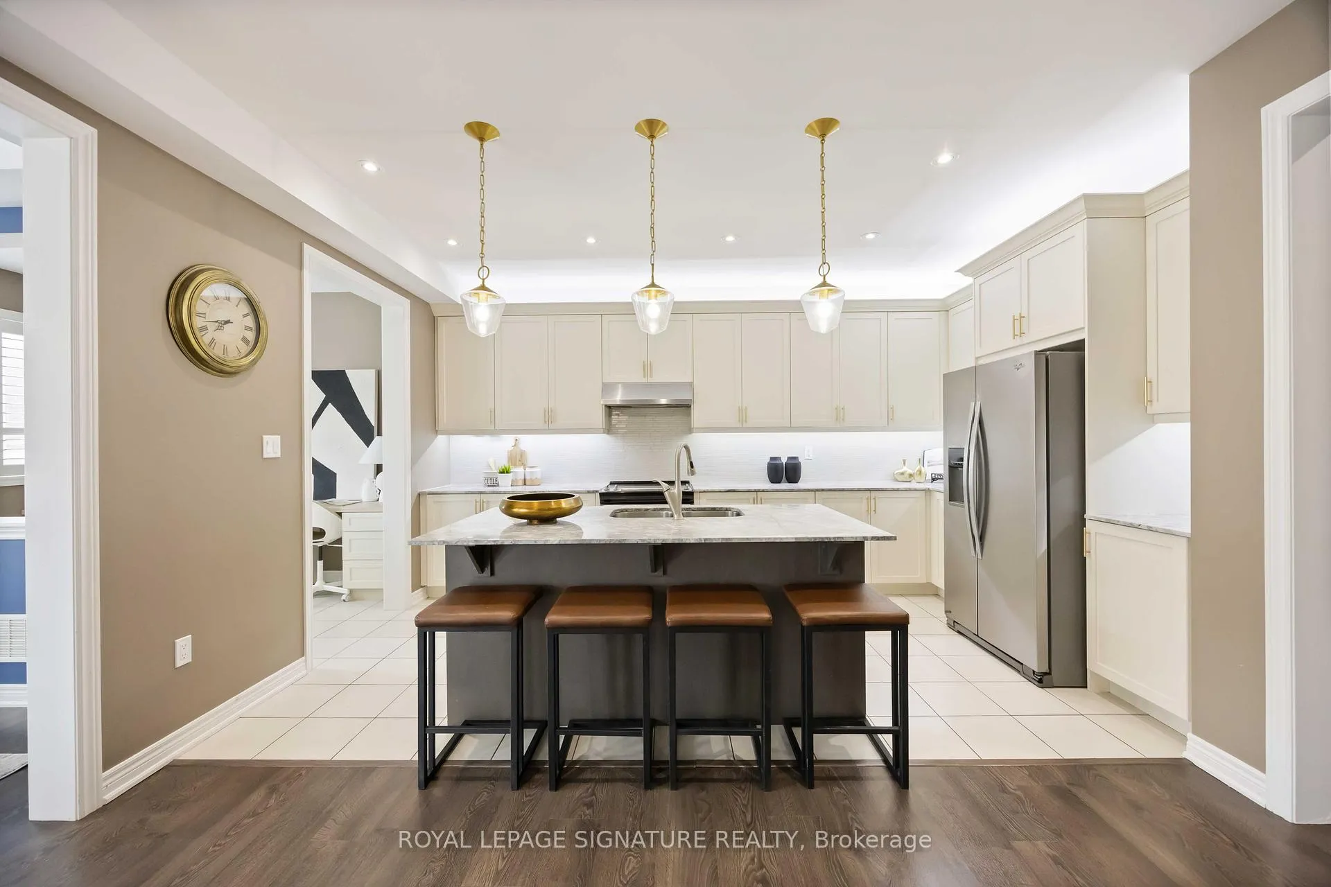 Photo 15 of 99 Card Lumber Crescent, Vaughan, Kleinburg — HOMEH
