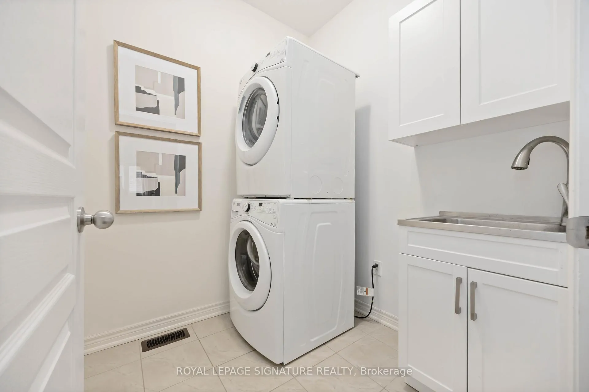 Photo 20 of 99 Card Lumber Crescent, Vaughan, Kleinburg — HOMEH