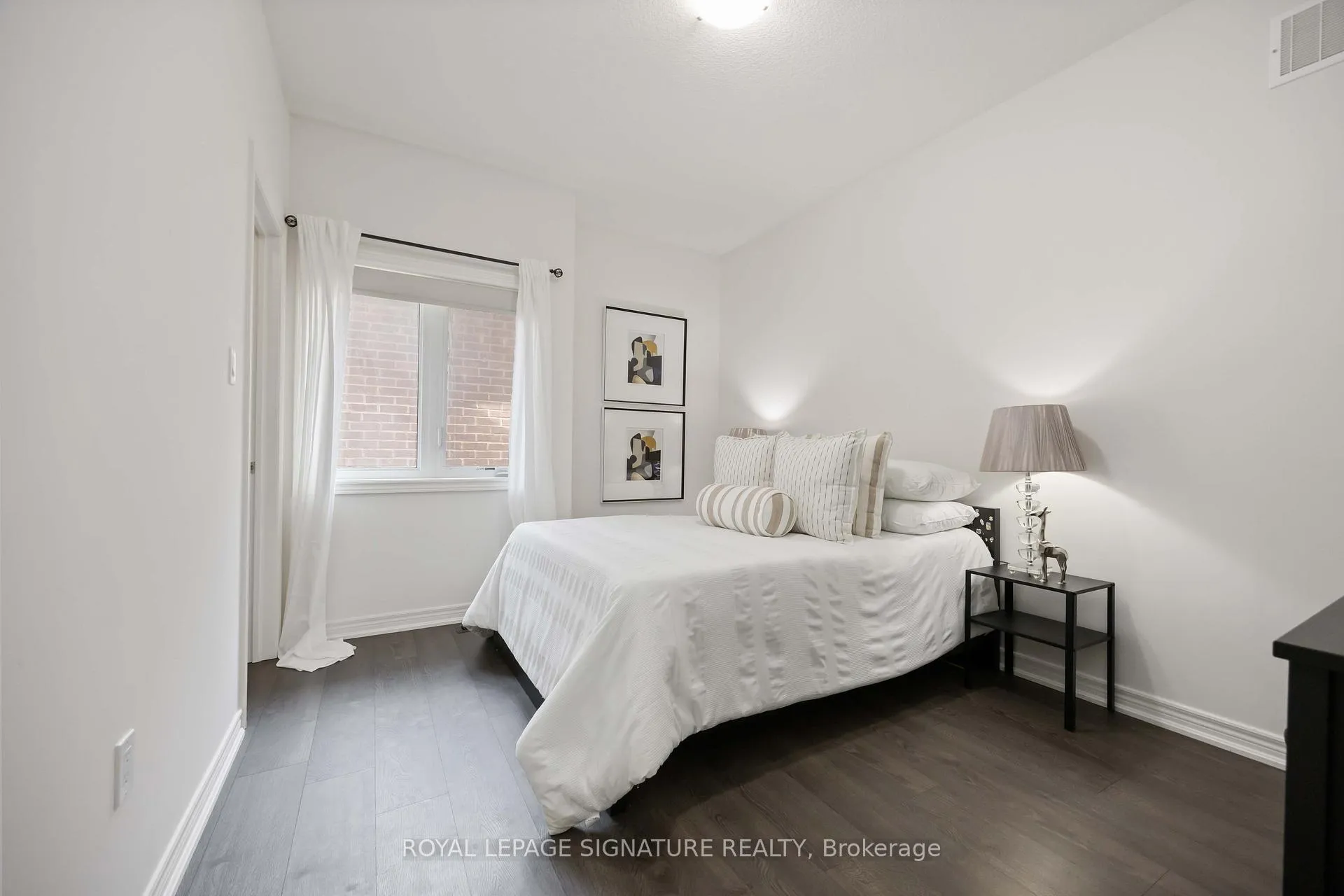 Photo 28 of 99 Card Lumber Crescent, Vaughan, Kleinburg — HOMEH