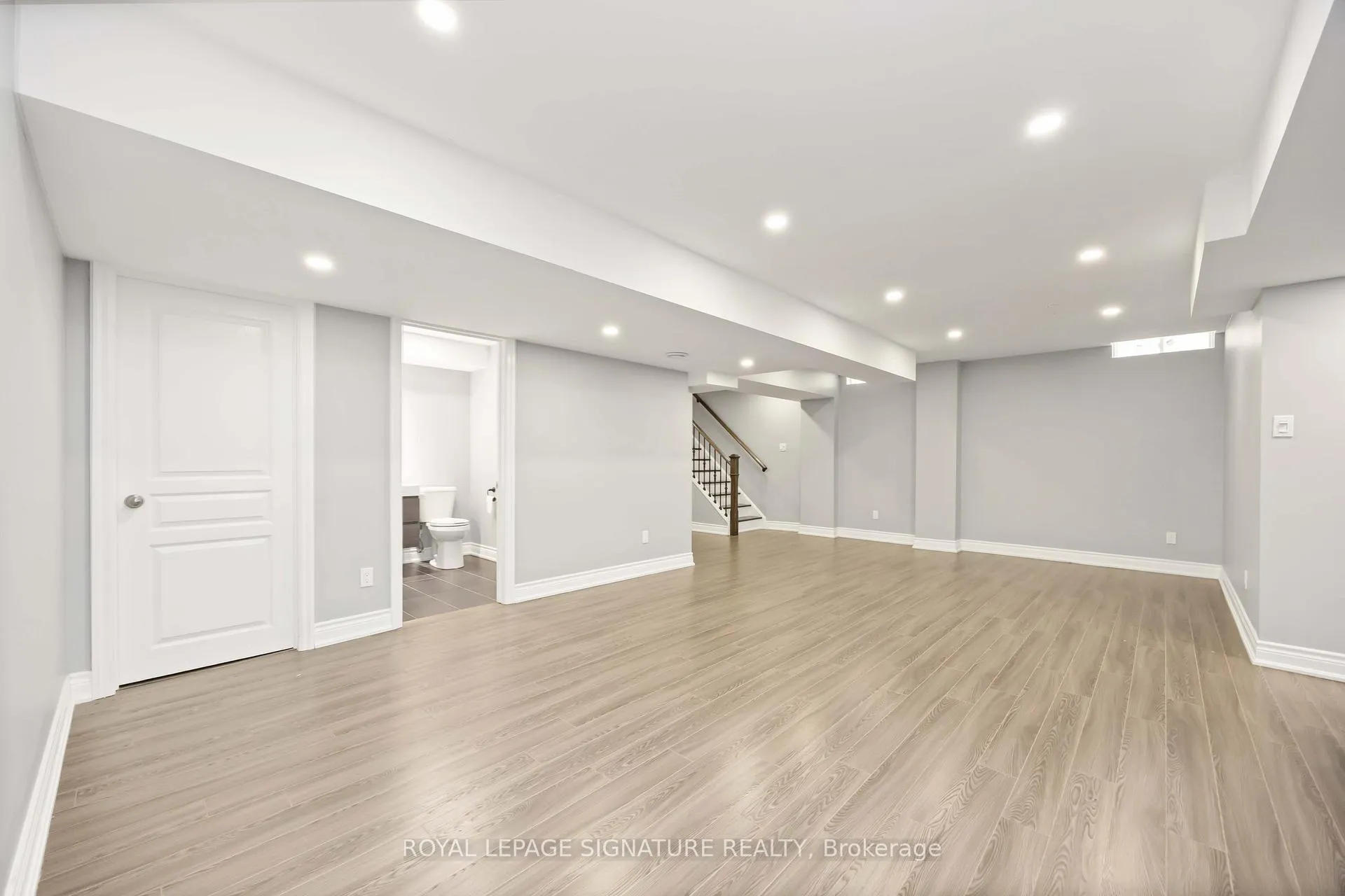 Photo 38 of 99 Card Lumber Crescent, Vaughan, Kleinburg — HOMEH