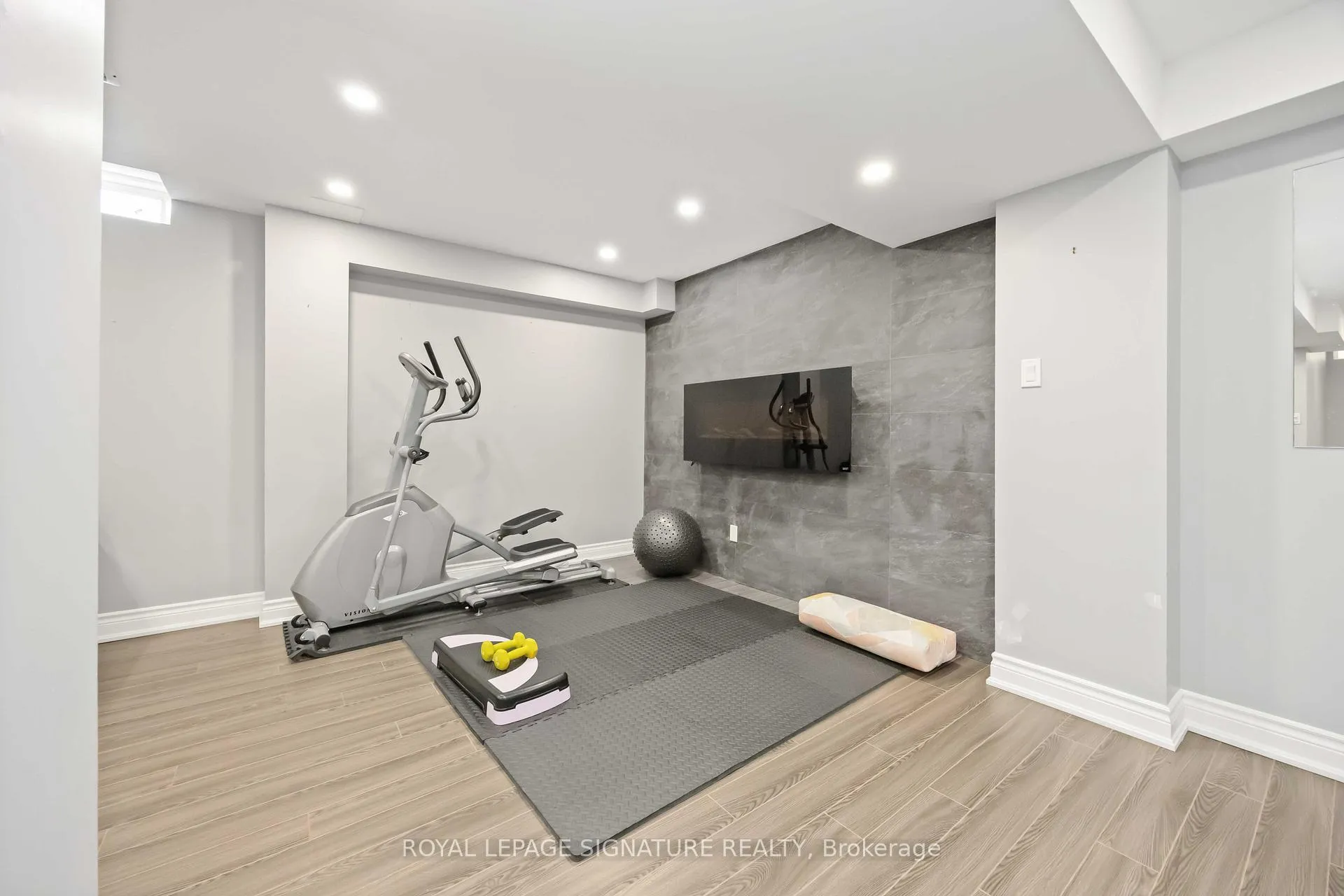 Photo 40 of 99 Card Lumber Crescent, Vaughan, Kleinburg — HOMEH