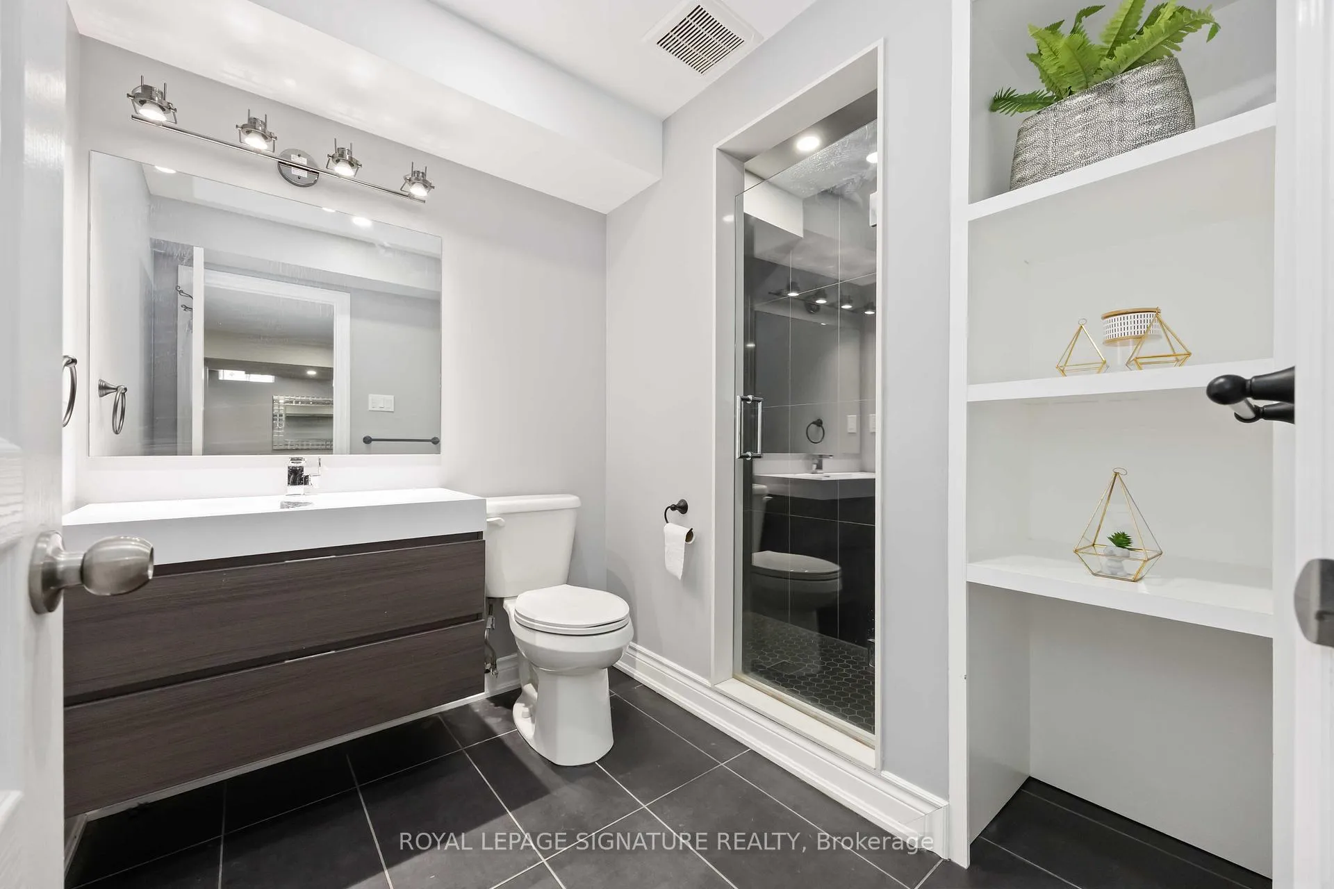Photo 42 of 99 Card Lumber Crescent, Vaughan, Kleinburg — HOMEH