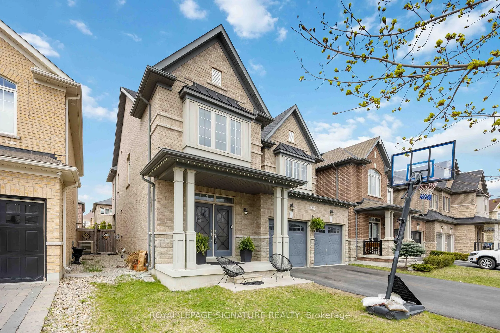Photo 48 of 99 Card Lumber Crescent, Vaughan, Kleinburg — HOMEH