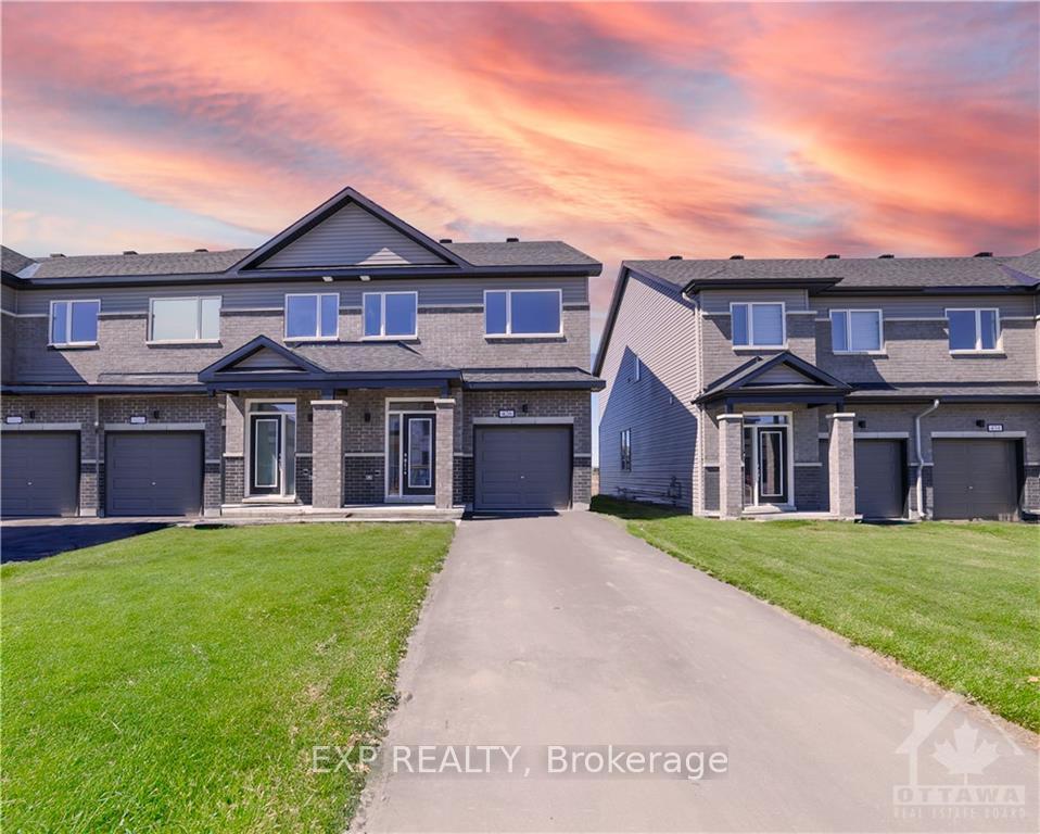 Photo 1 of 1946 Hawker, Ottawa, Huntley Ward (South East) — HOMEH