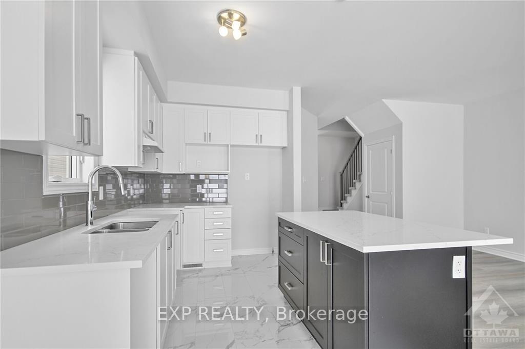 Photo 5 of 1946 Hawker, Ottawa, Huntley Ward (South East) — HOMEH