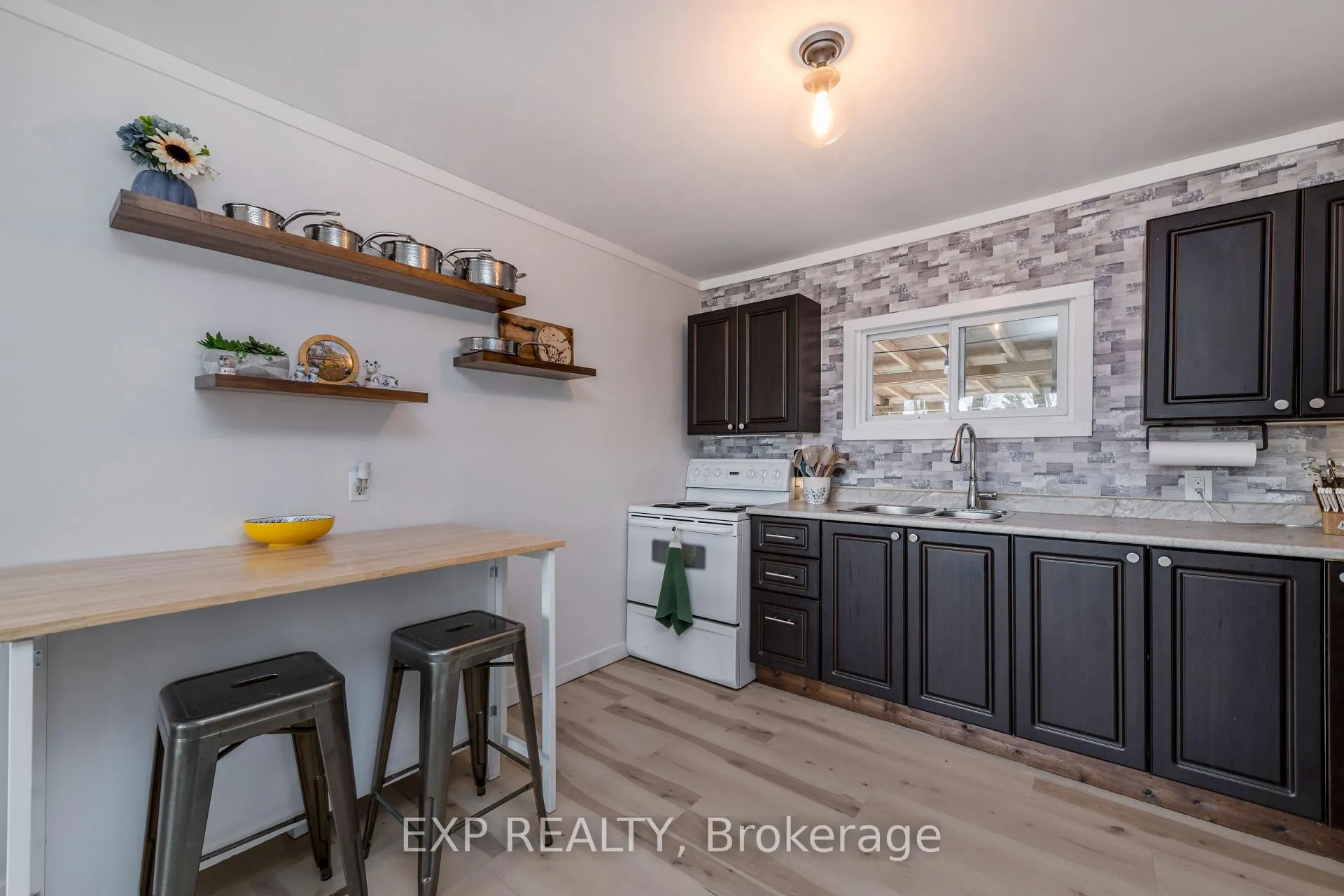 Photo 9 of 678 Rose Lane, Innisfil, Alcona — HOMEH