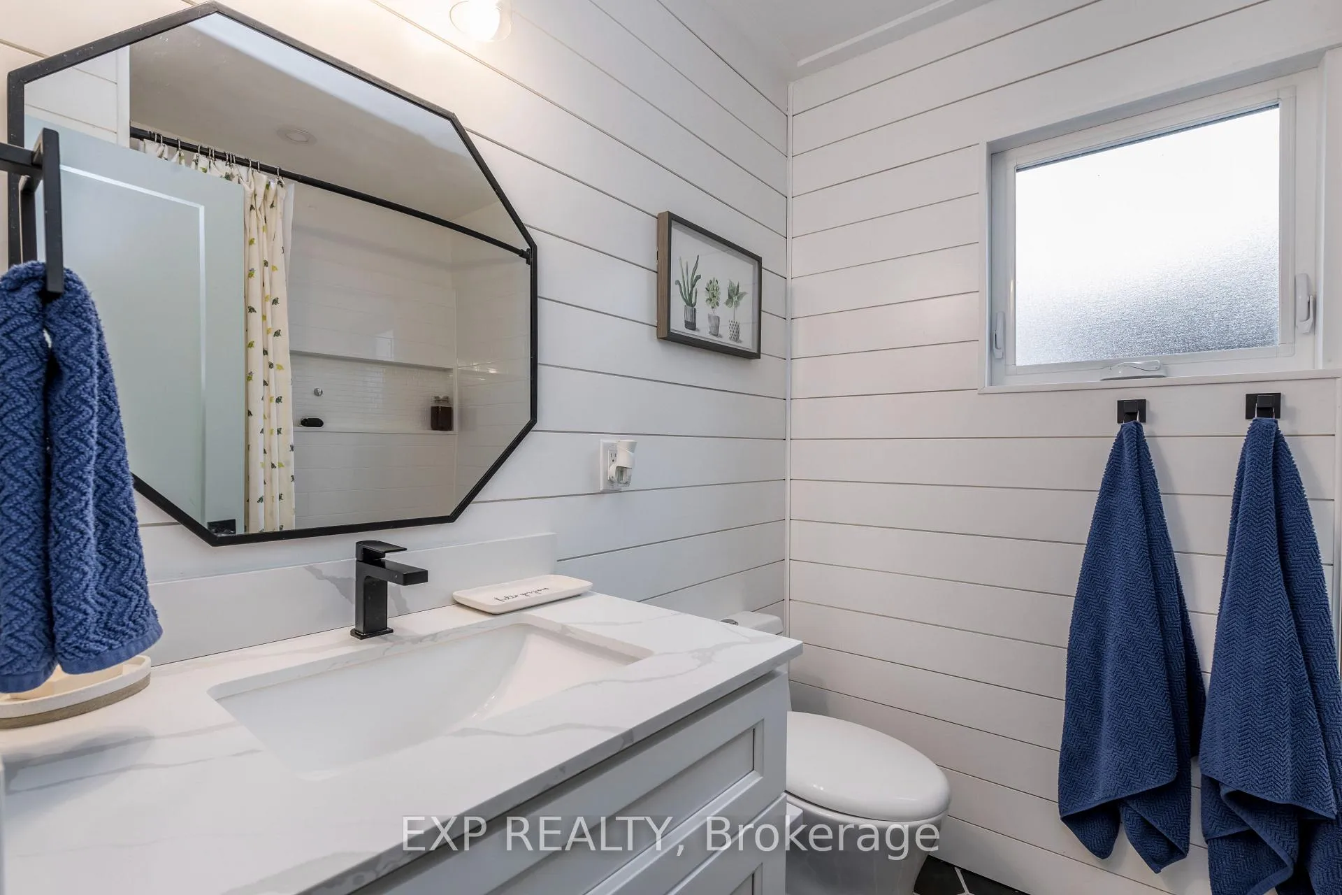Photo 11 of 678 Rose Lane, Innisfil, Alcona — HOMEH