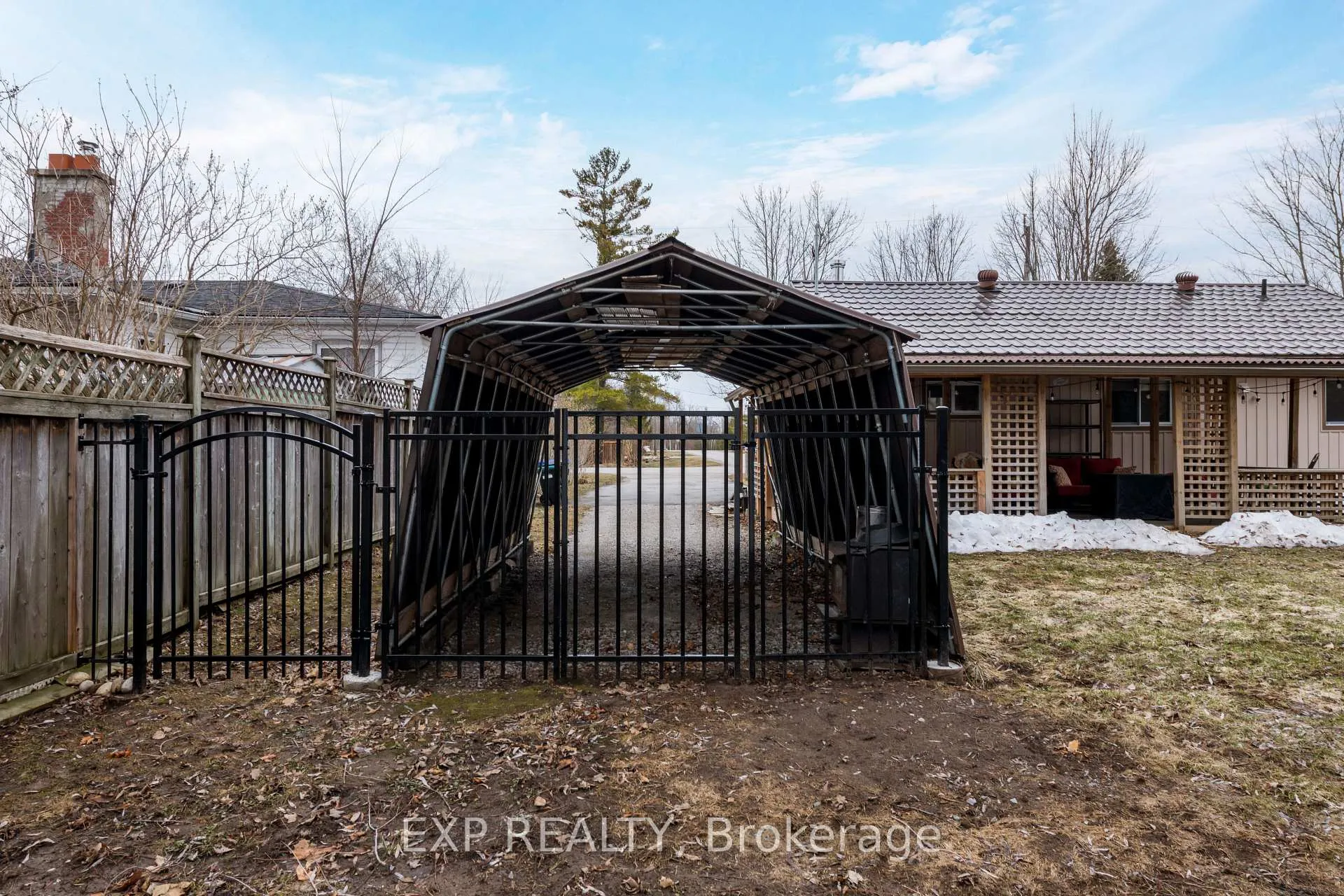 Photo 18 of 678 Rose Lane, Innisfil, Alcona — HOMEH