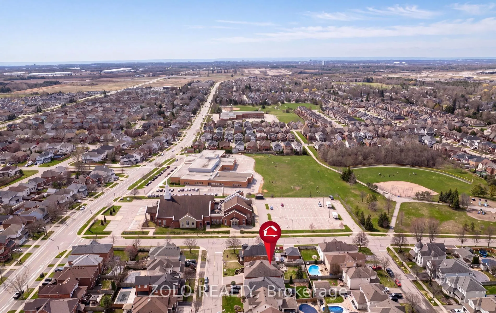 Photo 3 of 4 Sturgess Crescent, Whitby, Brooklin — HOMEH