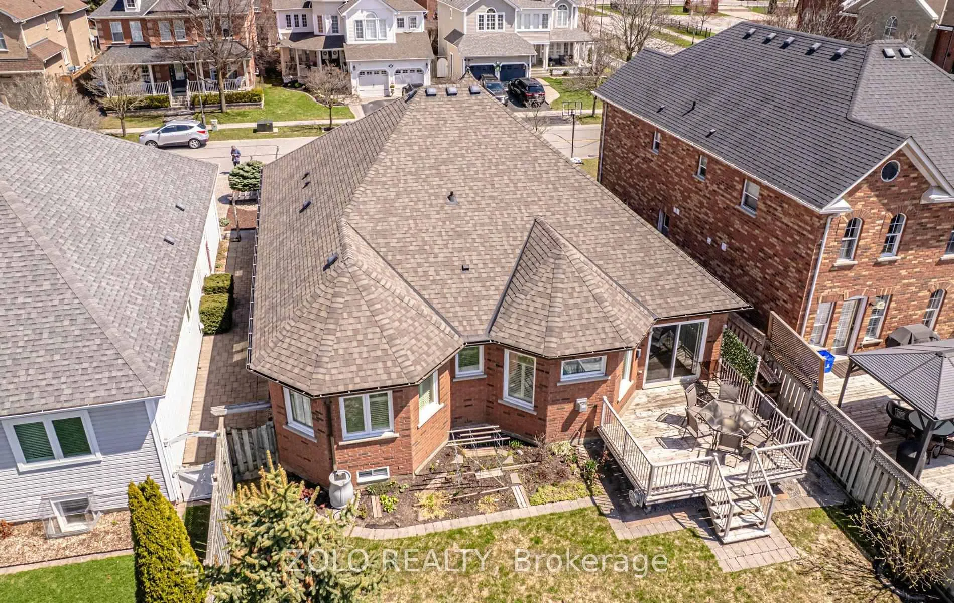Photo 41 of 4 Sturgess Crescent, Whitby, Brooklin — HOMEH