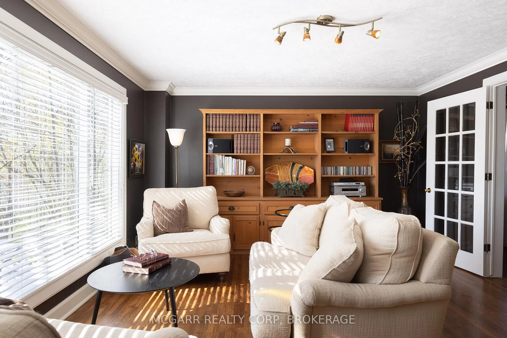 Photo 7 of 62 Hillcrest Avenue, St. Catharines, Old Glenridge — HOMEH