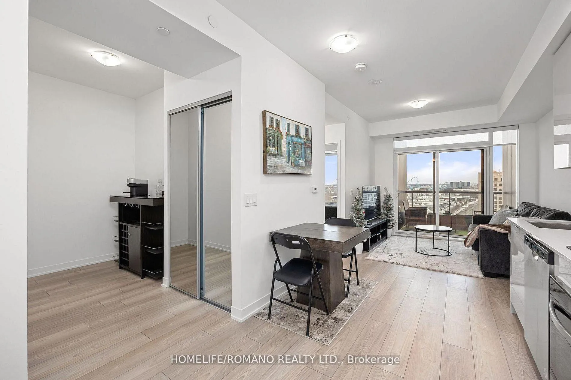 Photo 4 of Unit 1426, 498 Caldari Road, Vaughan, Concord — HOMEH