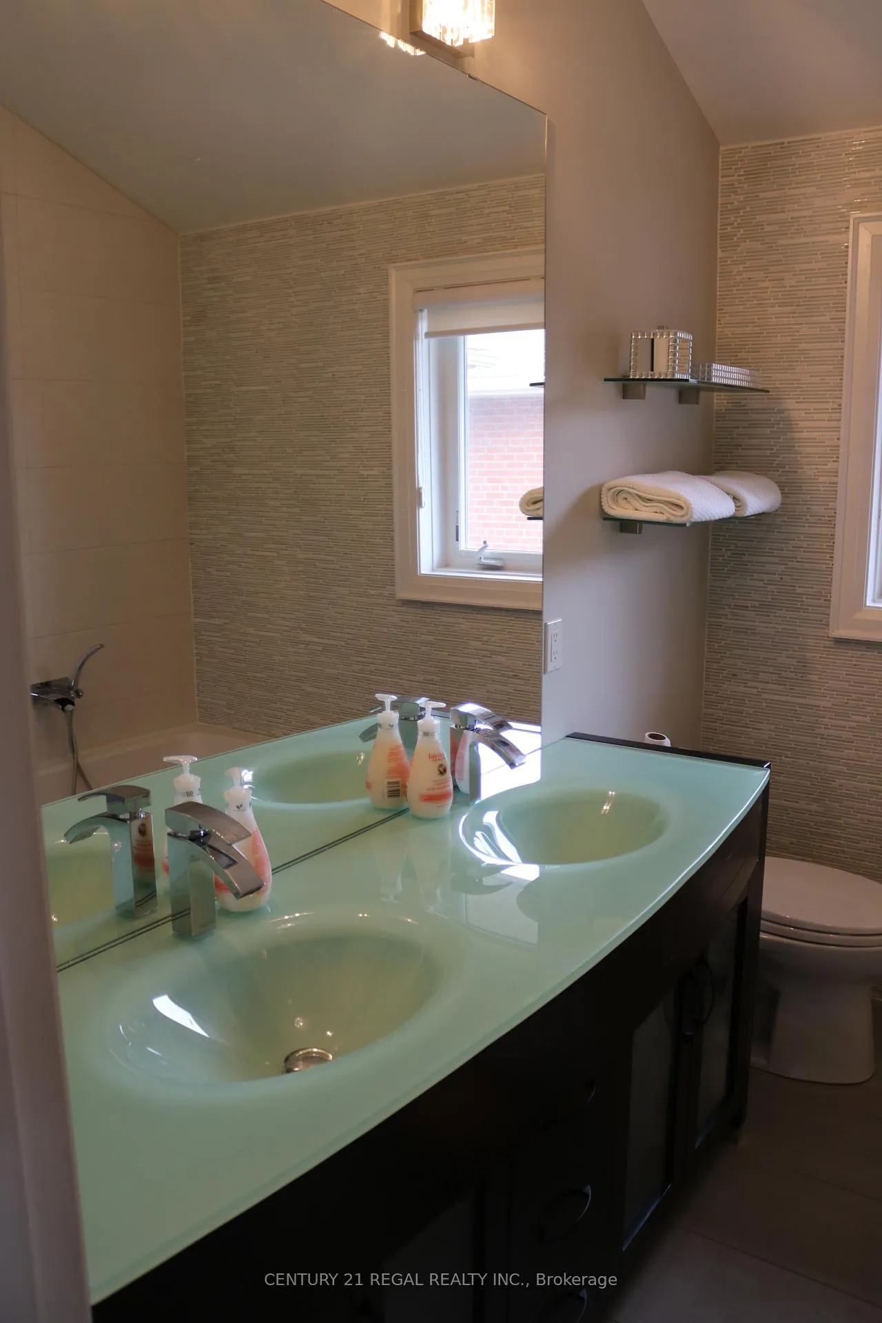 Photo 10 of 18 Rowse Crescent, Etobicoke, Kingsview Village-The Westway — HOMEH