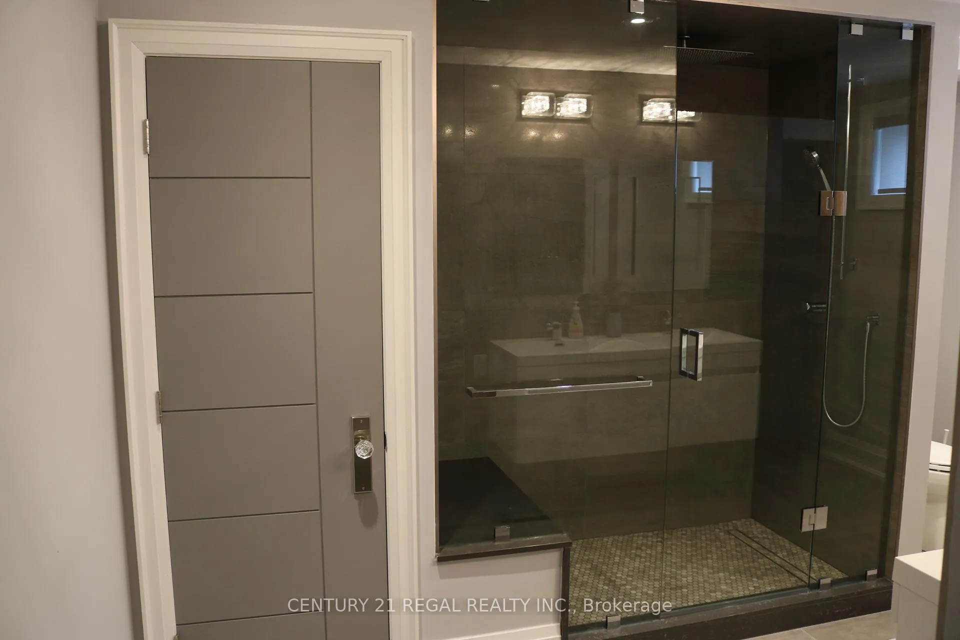 Photo 14 of 18 Rowse Crescent, Etobicoke, Kingsview Village-The Westway — HOMEH