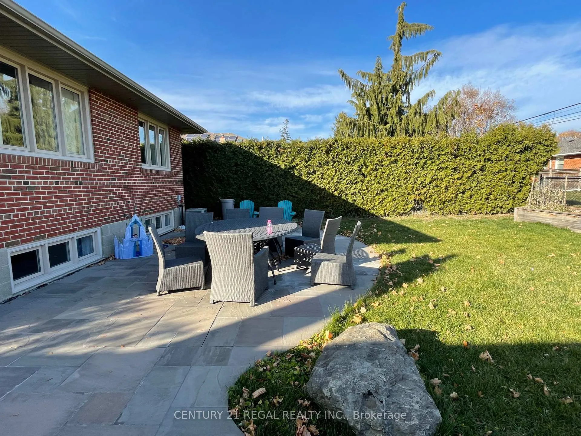 Photo 18 of 18 Rowse Crescent, Etobicoke, Kingsview Village-The Westway — HOMEH