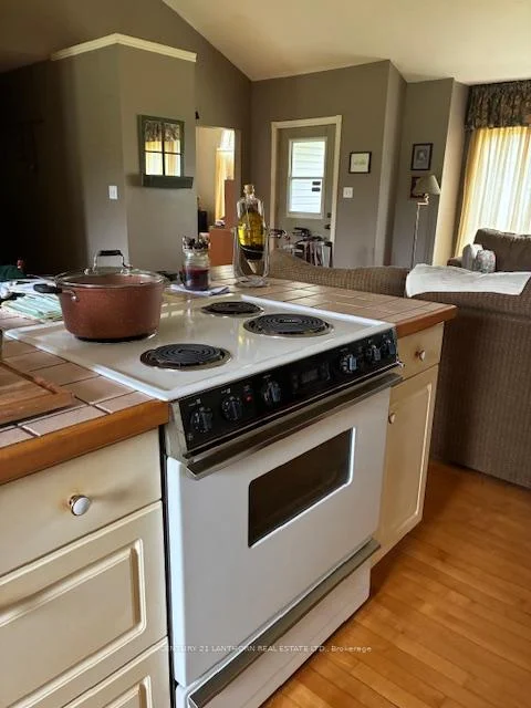 Photo 31 of 51 B Jericho Road, Prince Edward County, Sophiasburg Ward — HOMEH