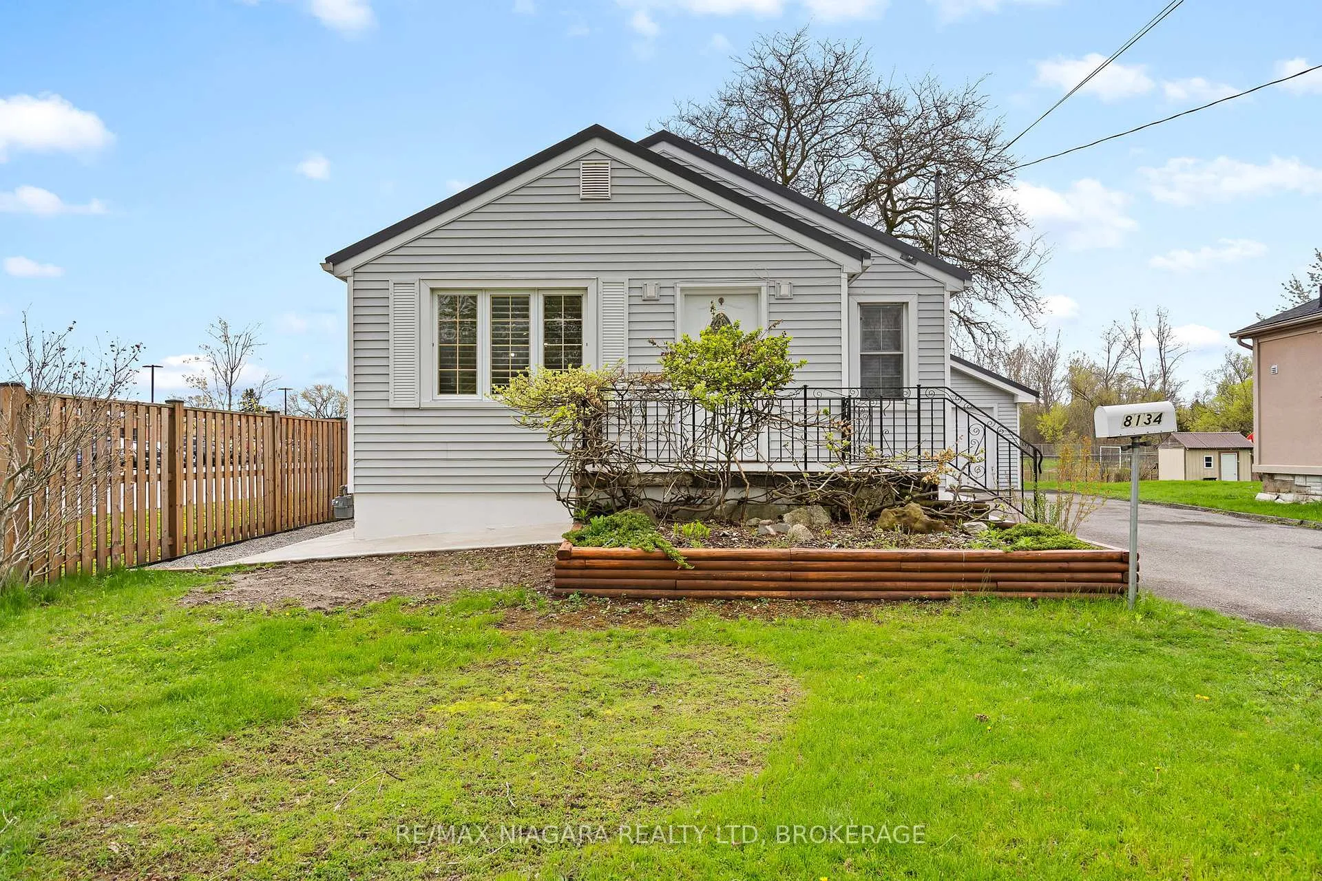 Photo 2 of 8134 Beaverdams Road, Niagara Falls, Ascot — HOMEH