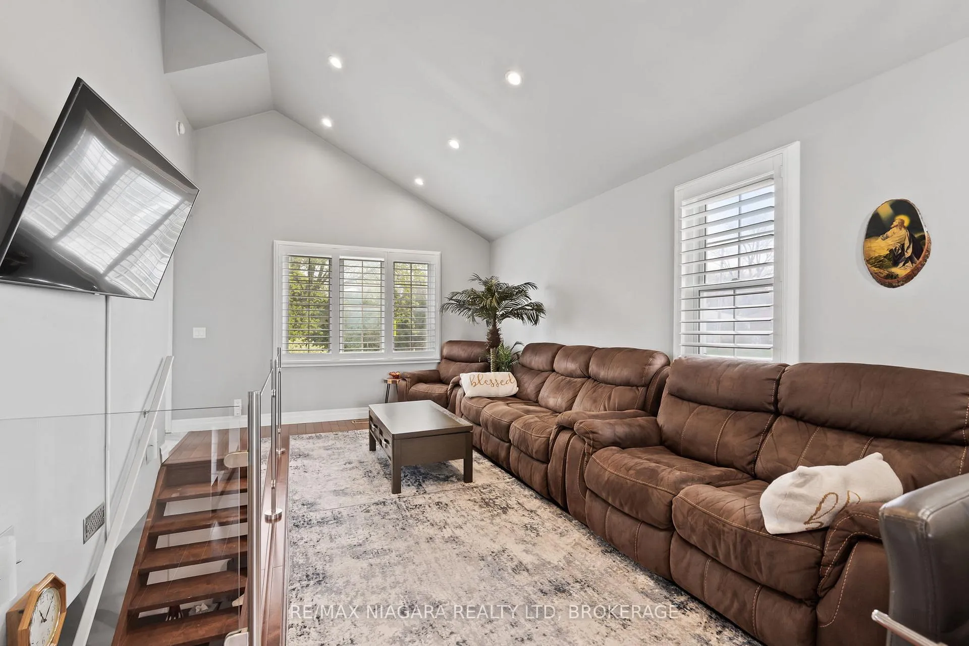 Photo 4 of 8134 Beaverdams Road, Niagara Falls, Ascot — HOMEH