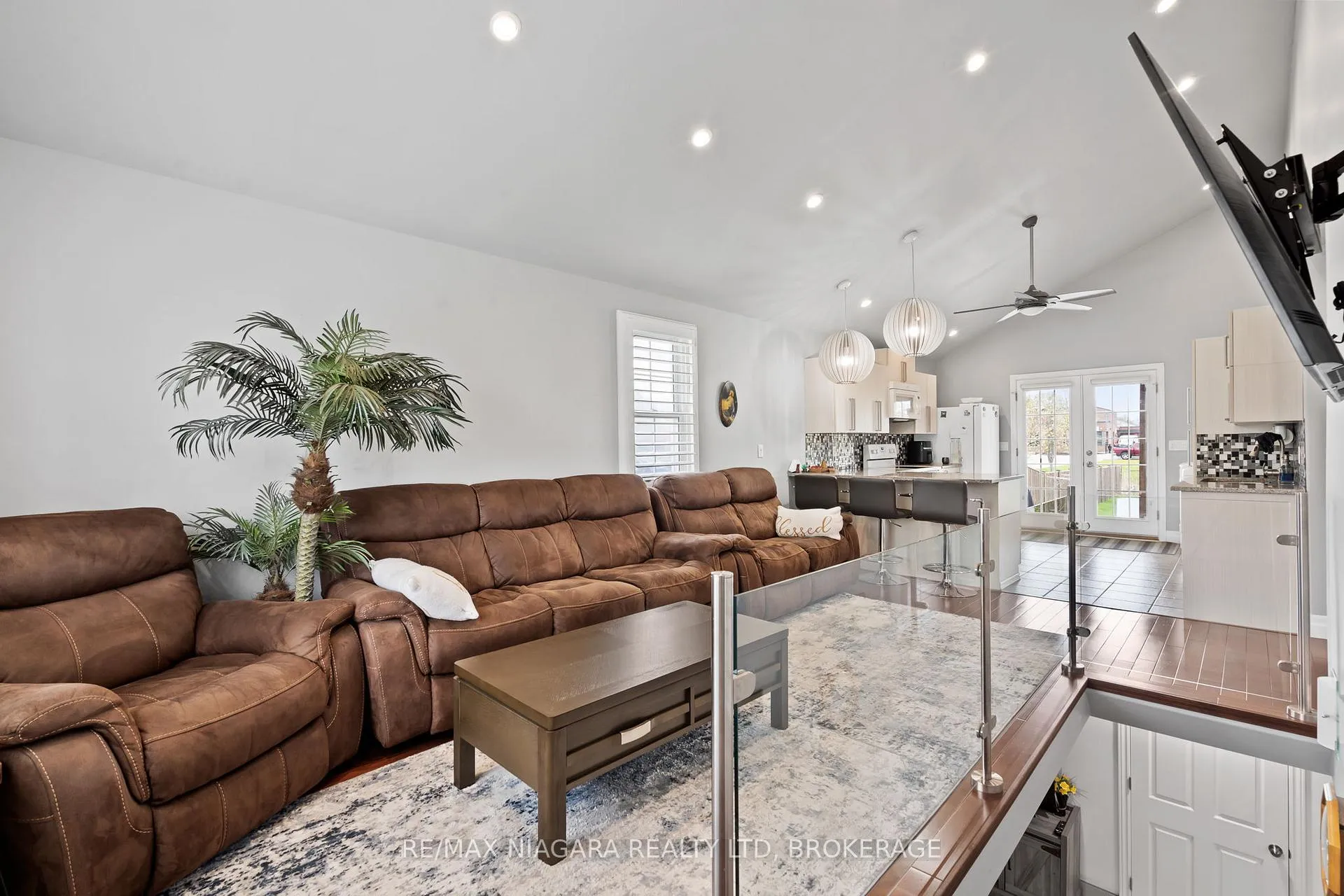 Photo 5 of 8134 Beaverdams Road, Niagara Falls, Ascot — HOMEH