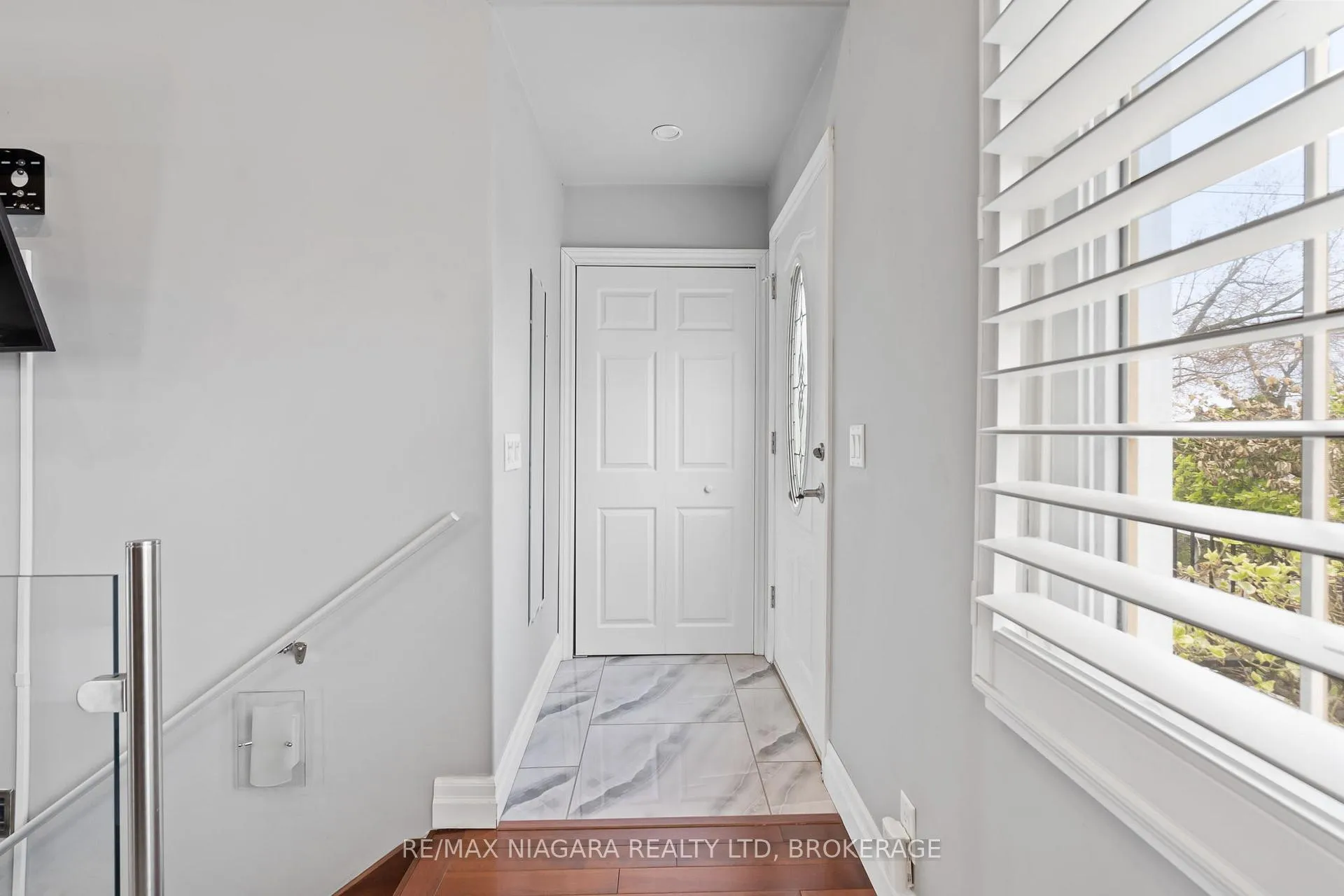 Photo 6 of 8134 Beaverdams Road, Niagara Falls, Ascot — HOMEH
