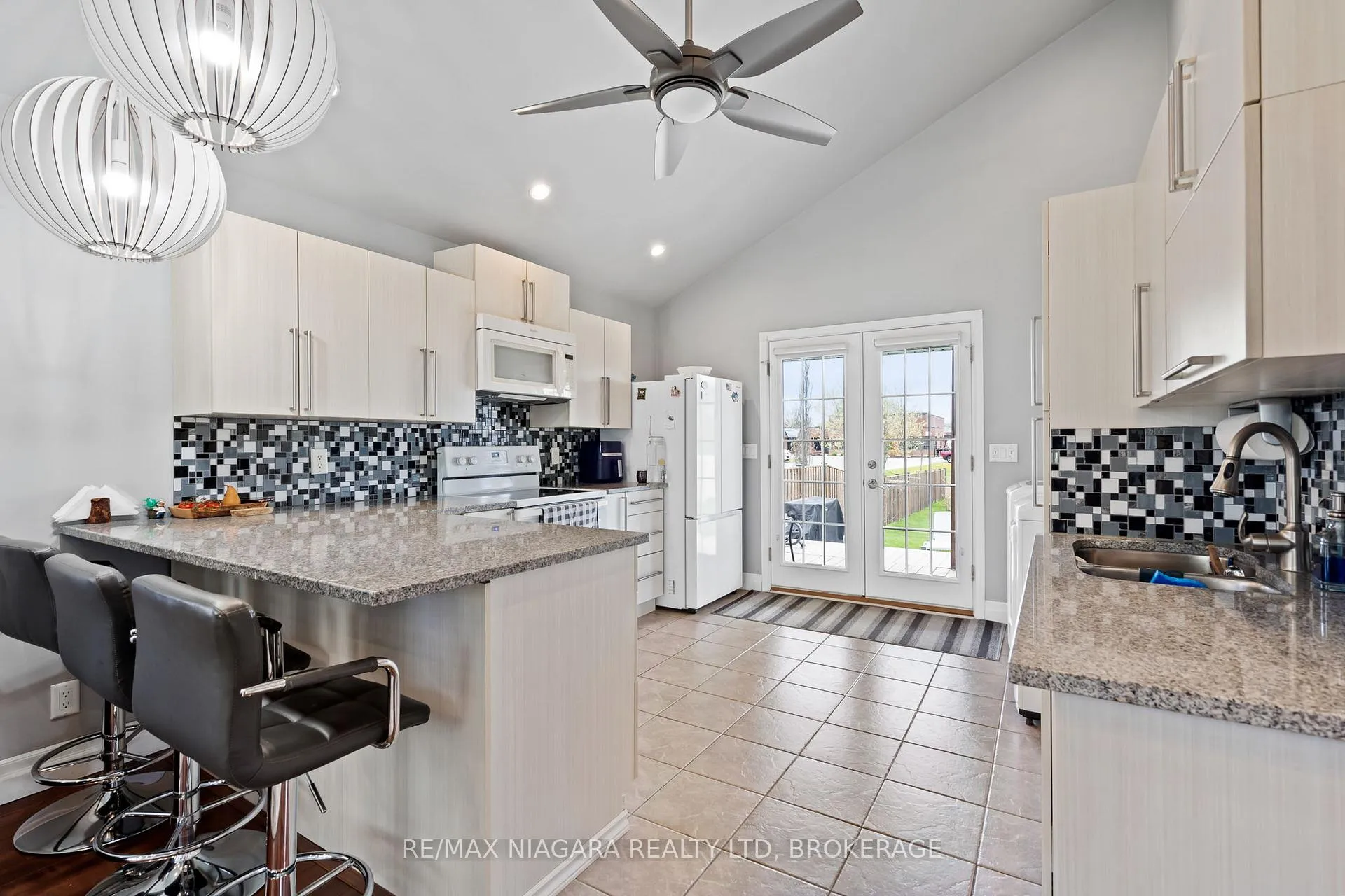 Photo 9 of 8134 Beaverdams Road, Niagara Falls, Ascot — HOMEH