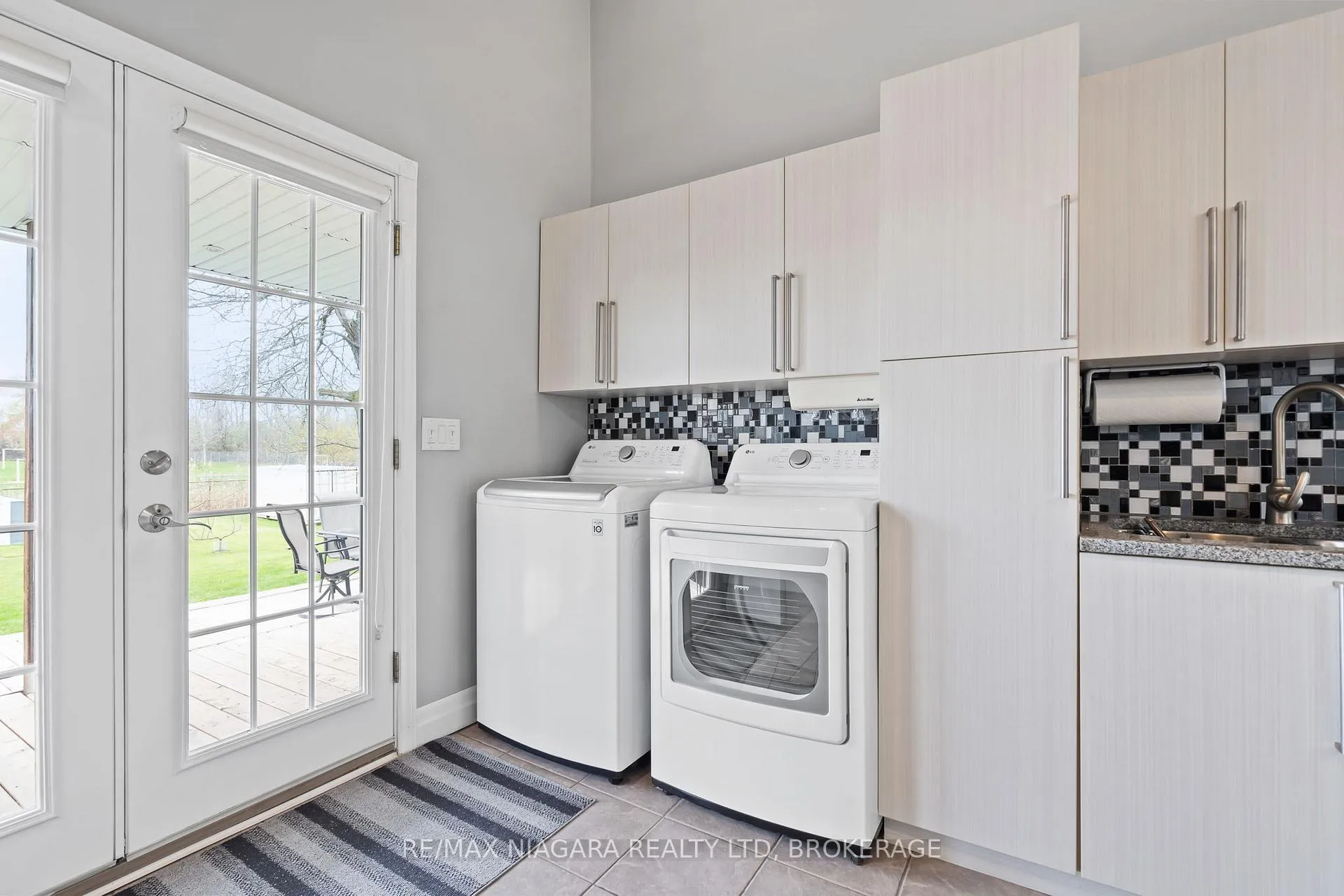 Photo 11 of 8134 Beaverdams Road, Niagara Falls, Ascot — HOMEH